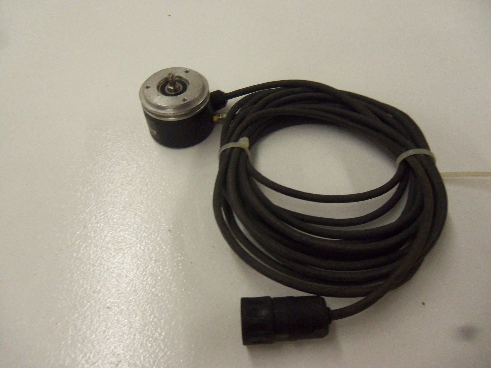 HEIDENHAIN ROD 426 3000  *USED*