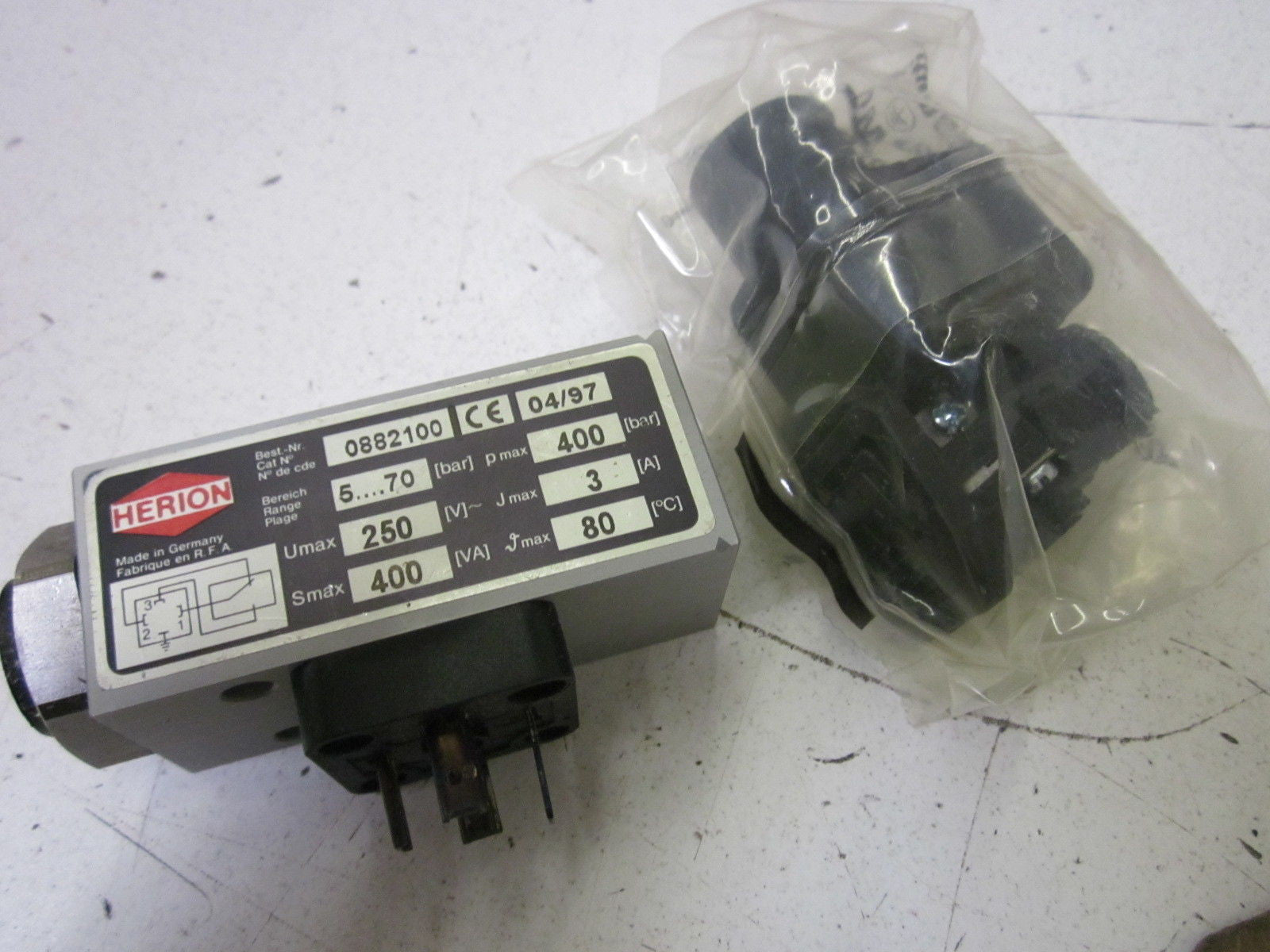 HERION 0882100 PRESSURE SWITCH *NEW IN BOX*