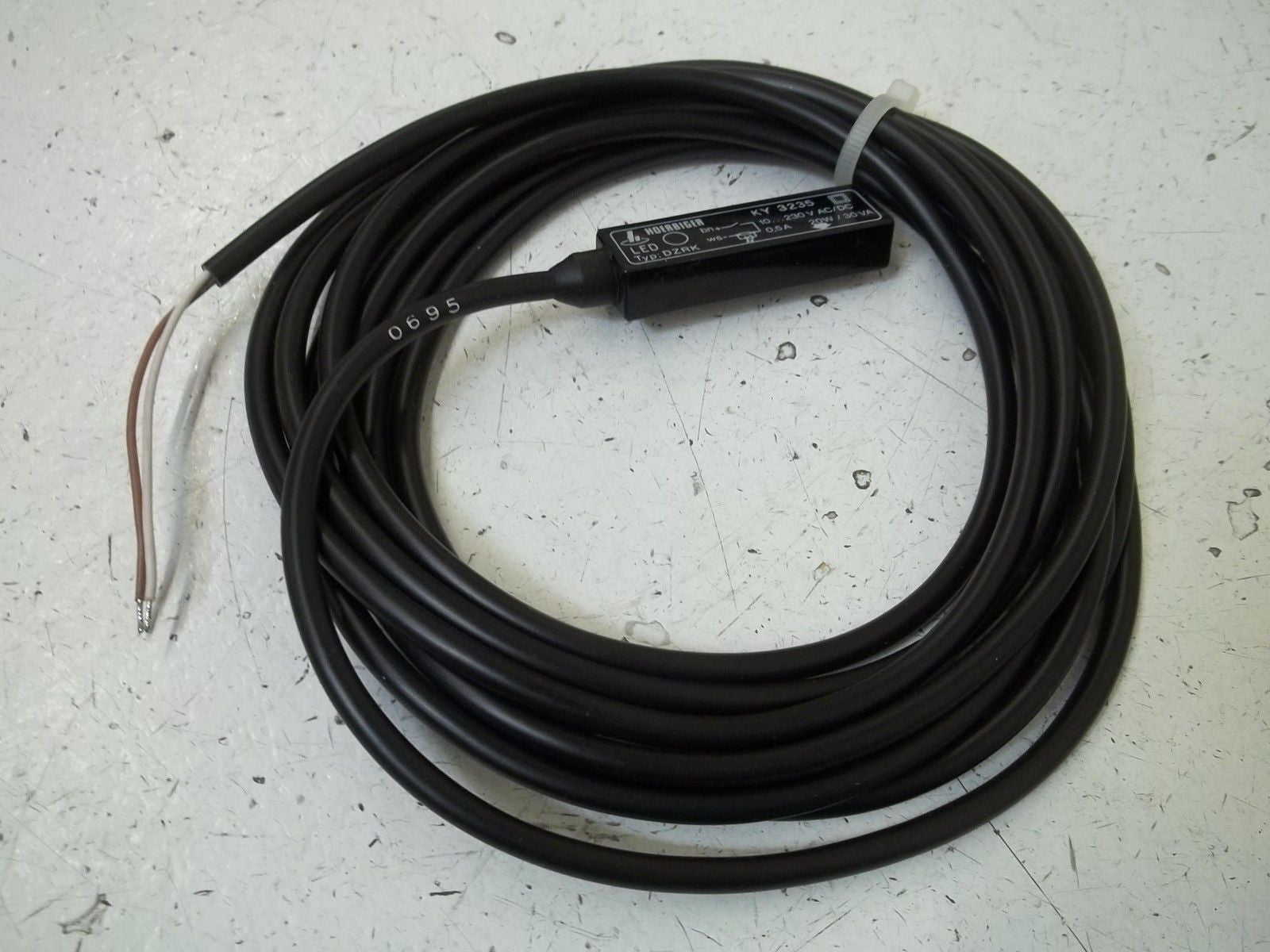 HOERBIGER KY3235 DZRK MAGNETIC REED SWITCH *NEW NO BOX*