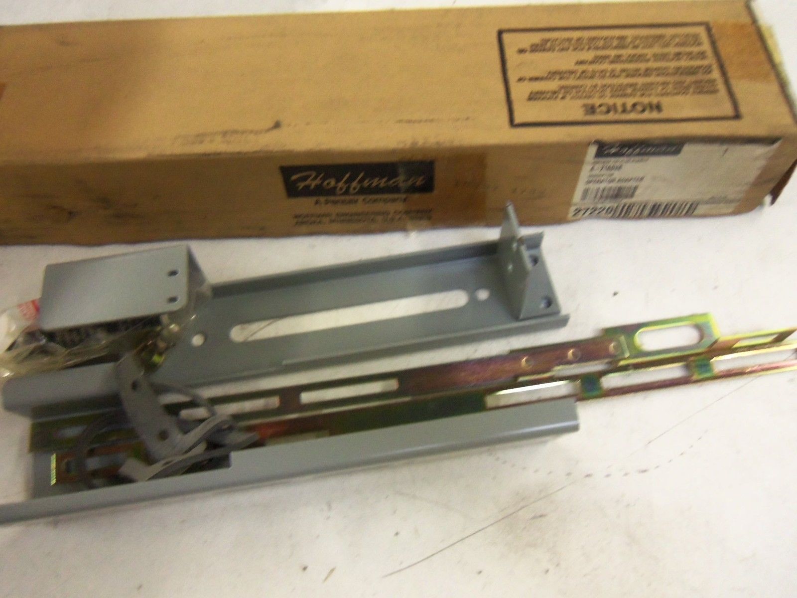 HOFFMAN A-21ABVA OPERATOR ADAPTER *NEW IN BOX*