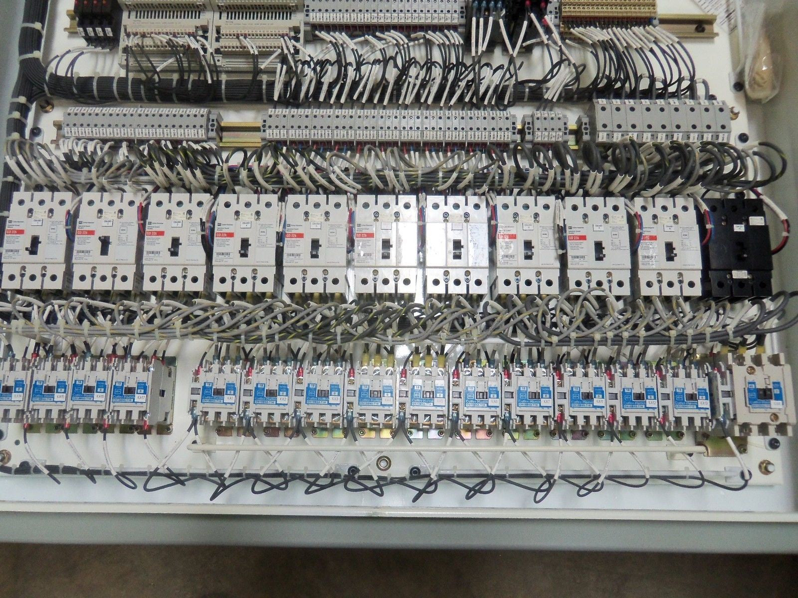 HOFFMAN A-424212WFLP W/ ABB CUTLER HAMMER AND SCHNEIDER *NEW NO BOX*