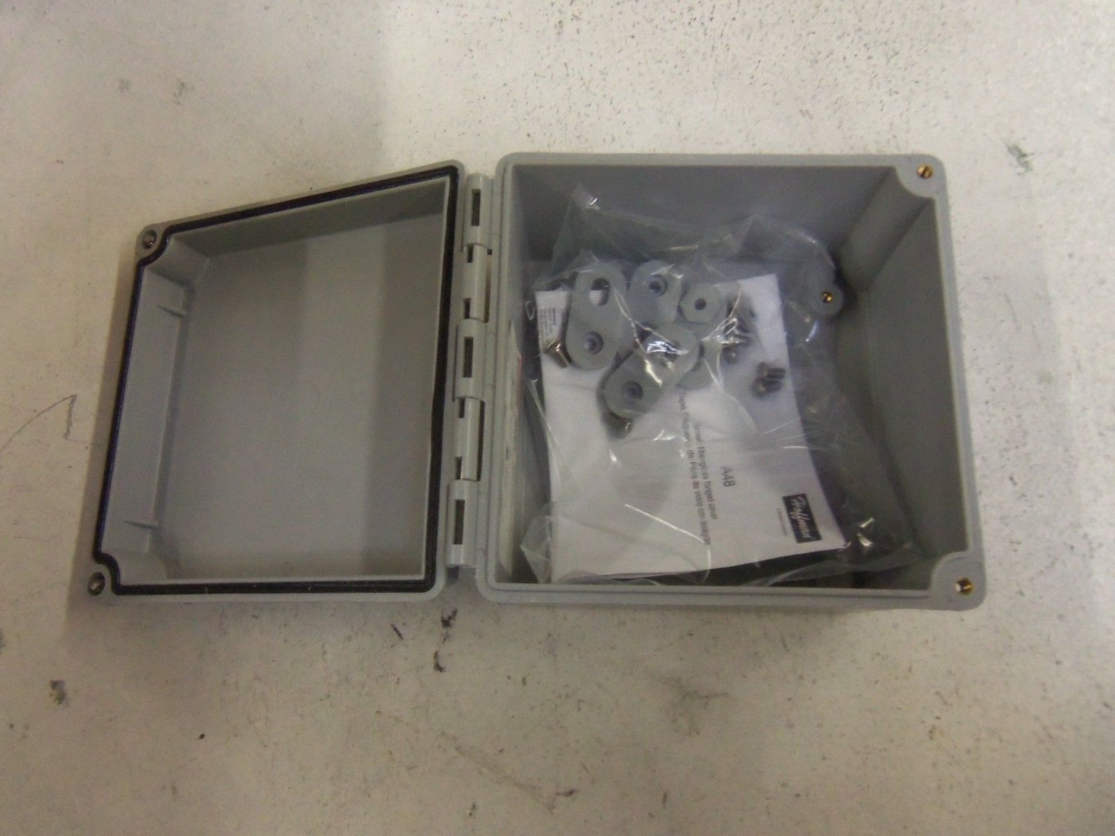 HOFFMAN A664CHSCFG ENCLOSURE *NEW IN BOX*