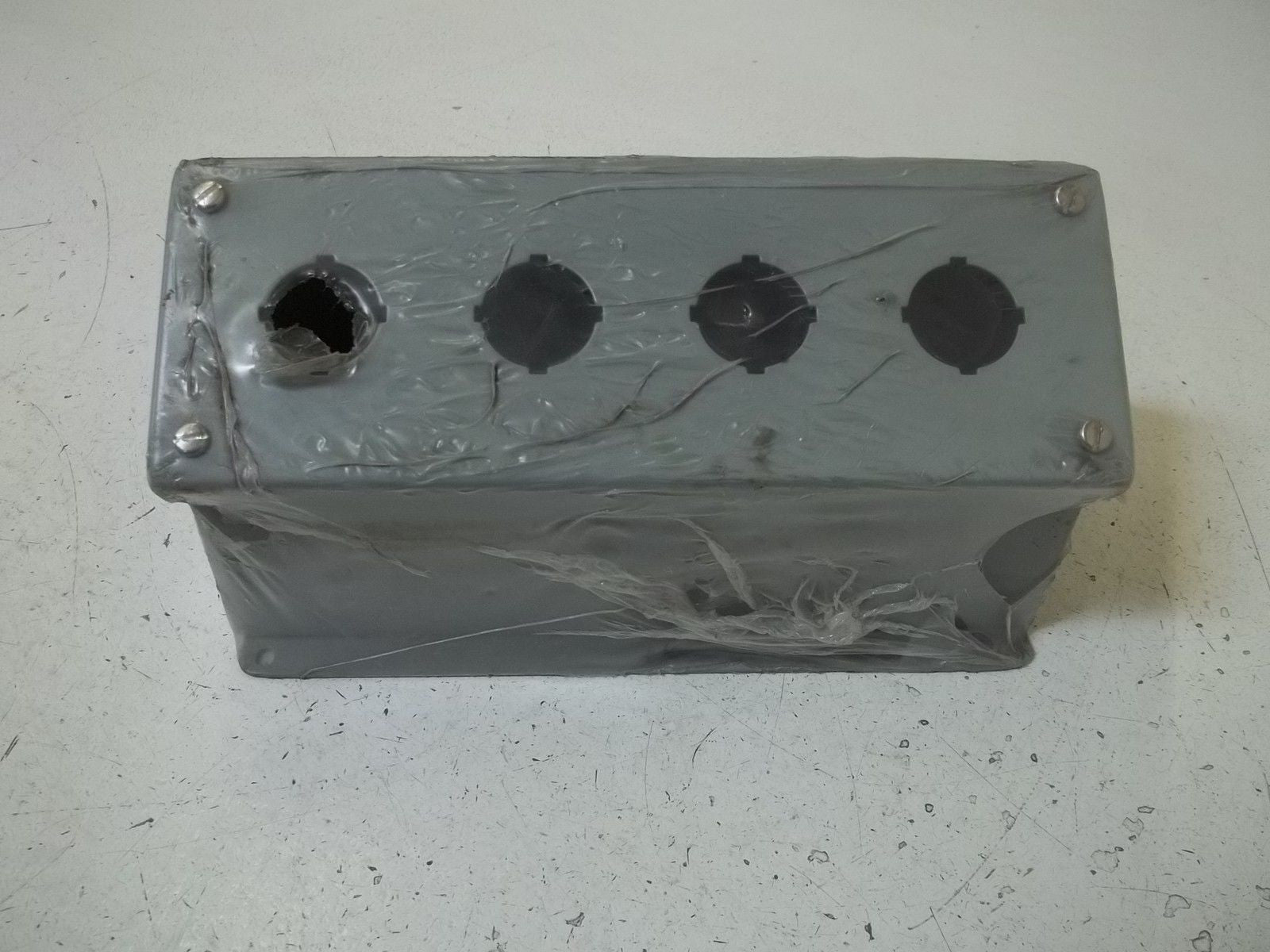 HOFFMAN E4PBA PUSHBUTTON ENCLOSURE *NEW NO BOX*