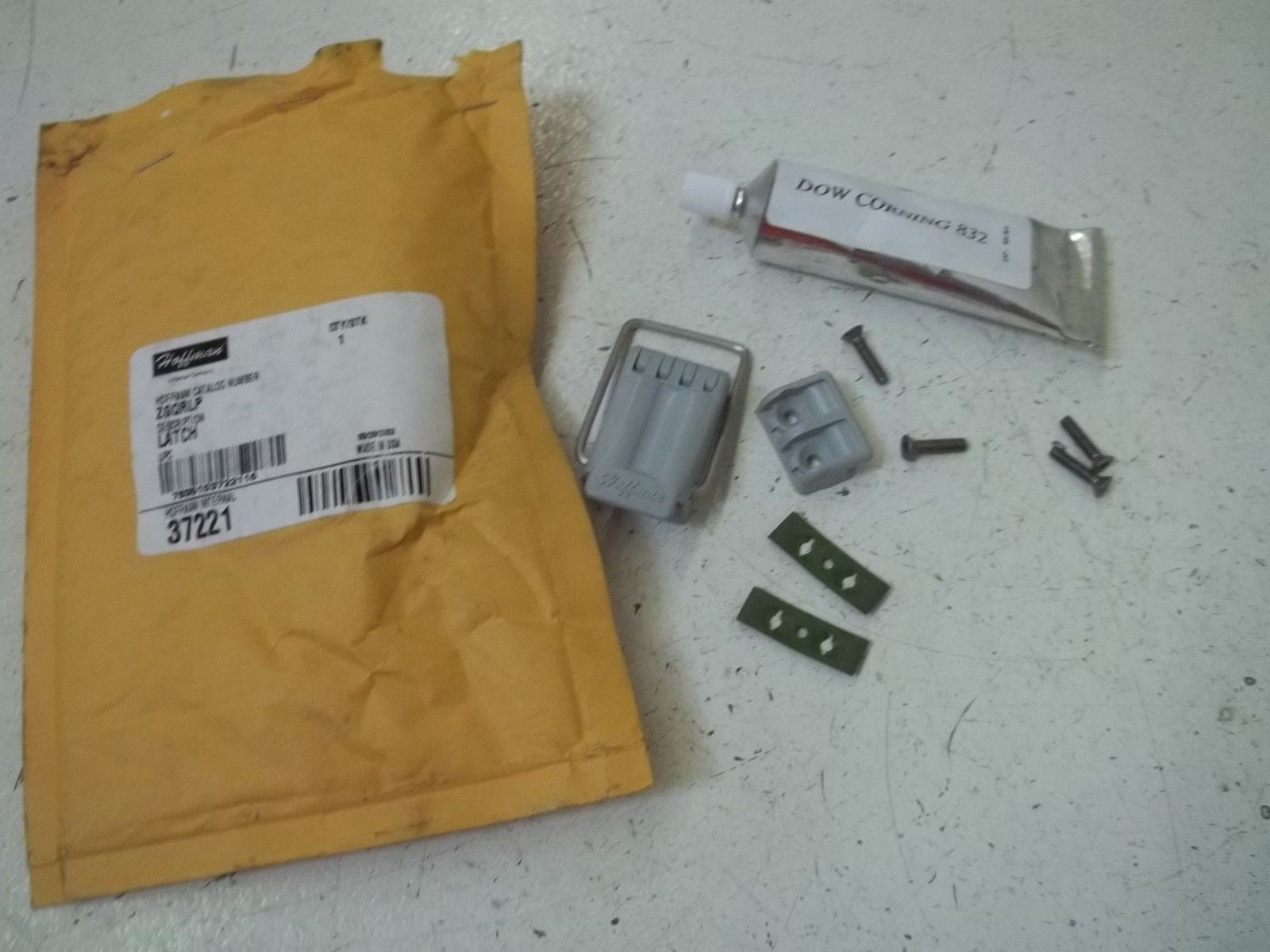 HOFFMAN ZGQRLP LATCH *NEW IN A BAG*