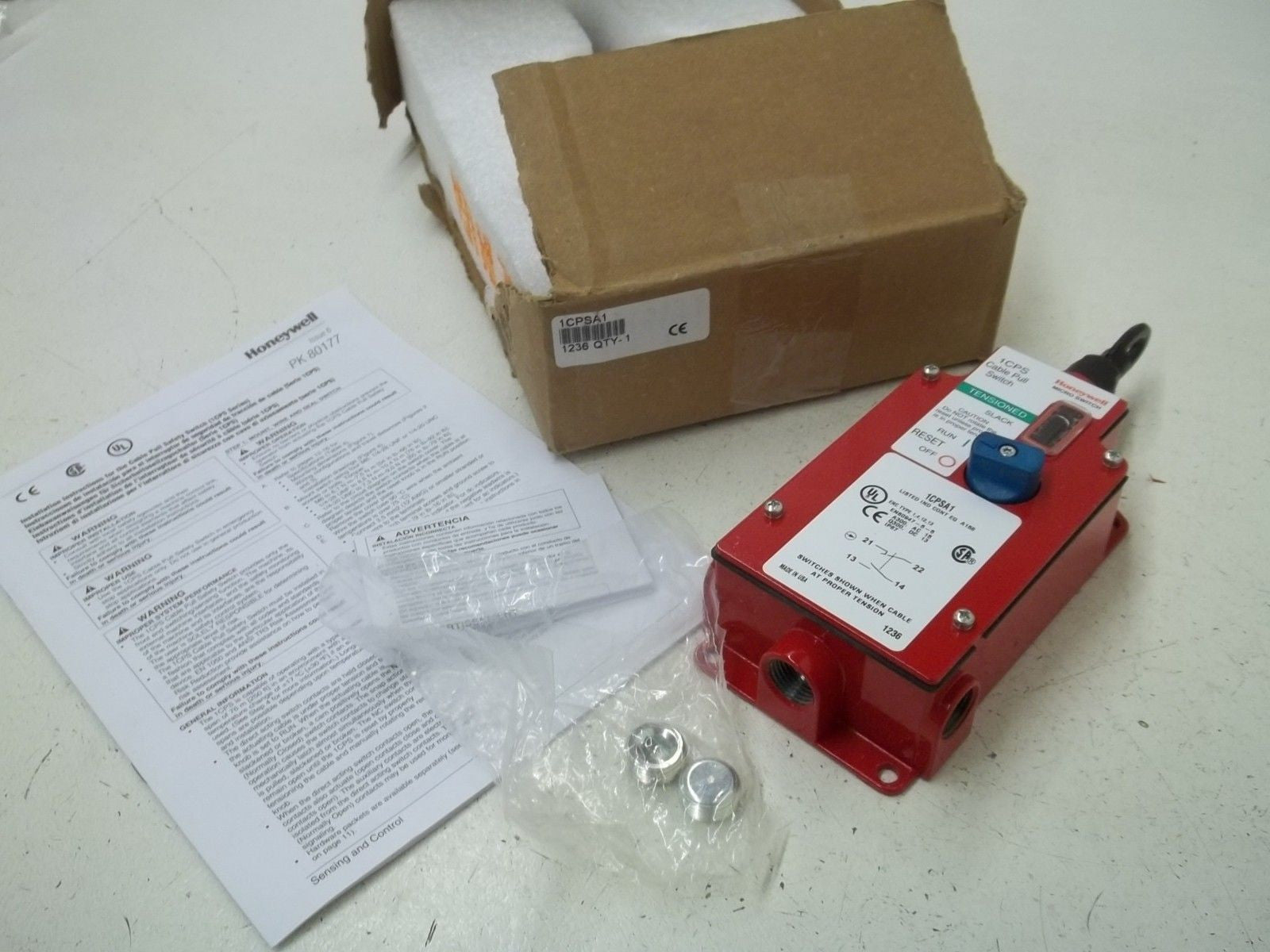 HONEYWELL 1CPSA1 CABLE PULL SWITCH(AS PICTURED) *NEW IN BOX*