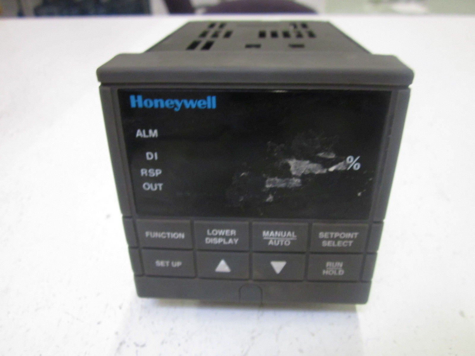 HONEYWELL DC300K-0-000-20-0A00-0 TEMPERATURE CONTROL *USED*