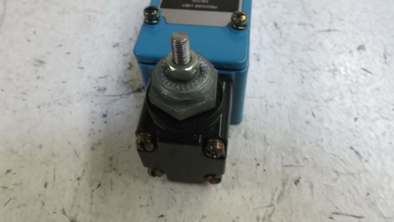 HONEYWELL 51ML22 *NEW IN BOX*