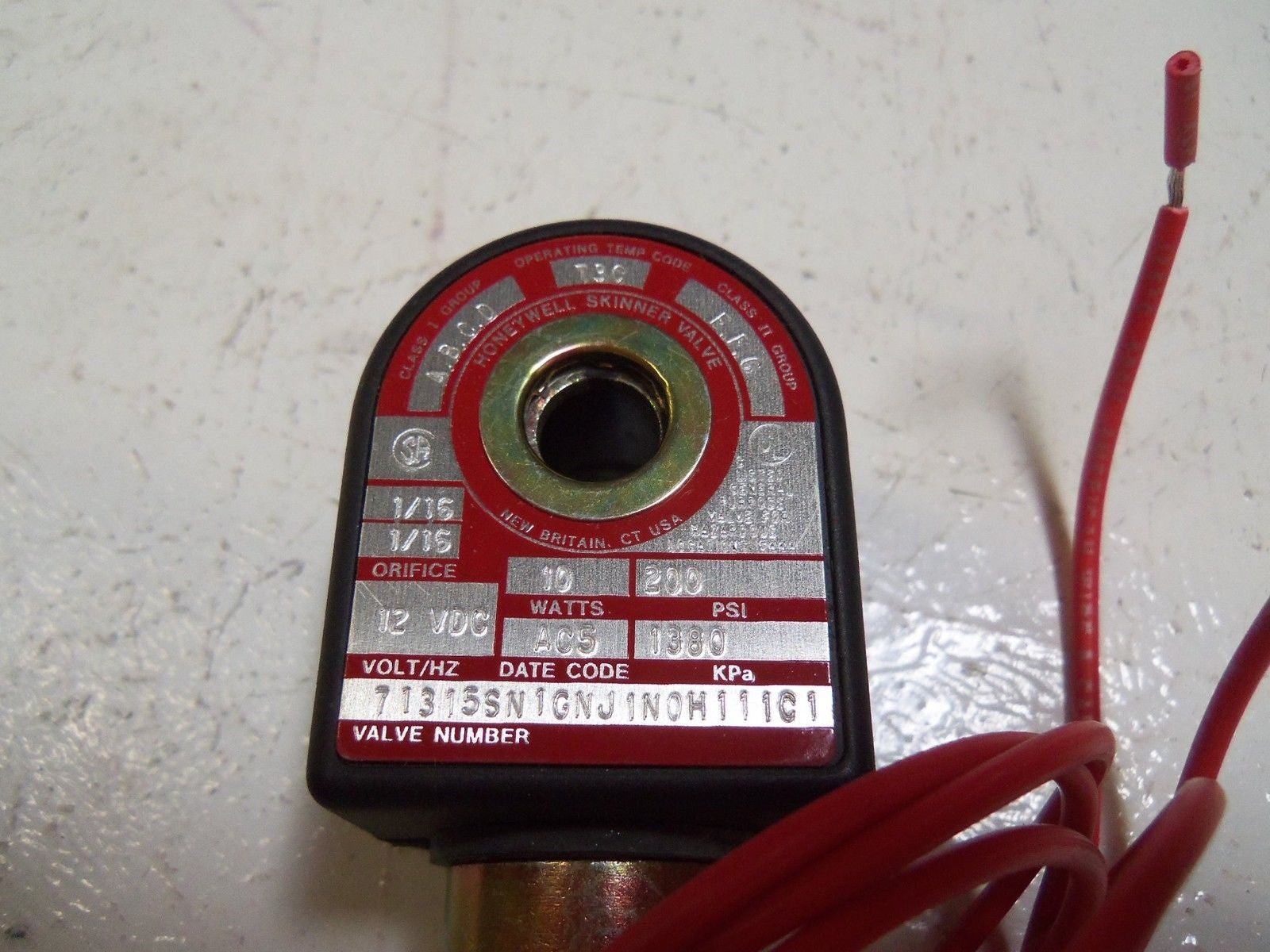 HONEYWELL 71315SN1GNJ1N0H111C1 SKINNER VALVE *USED*
