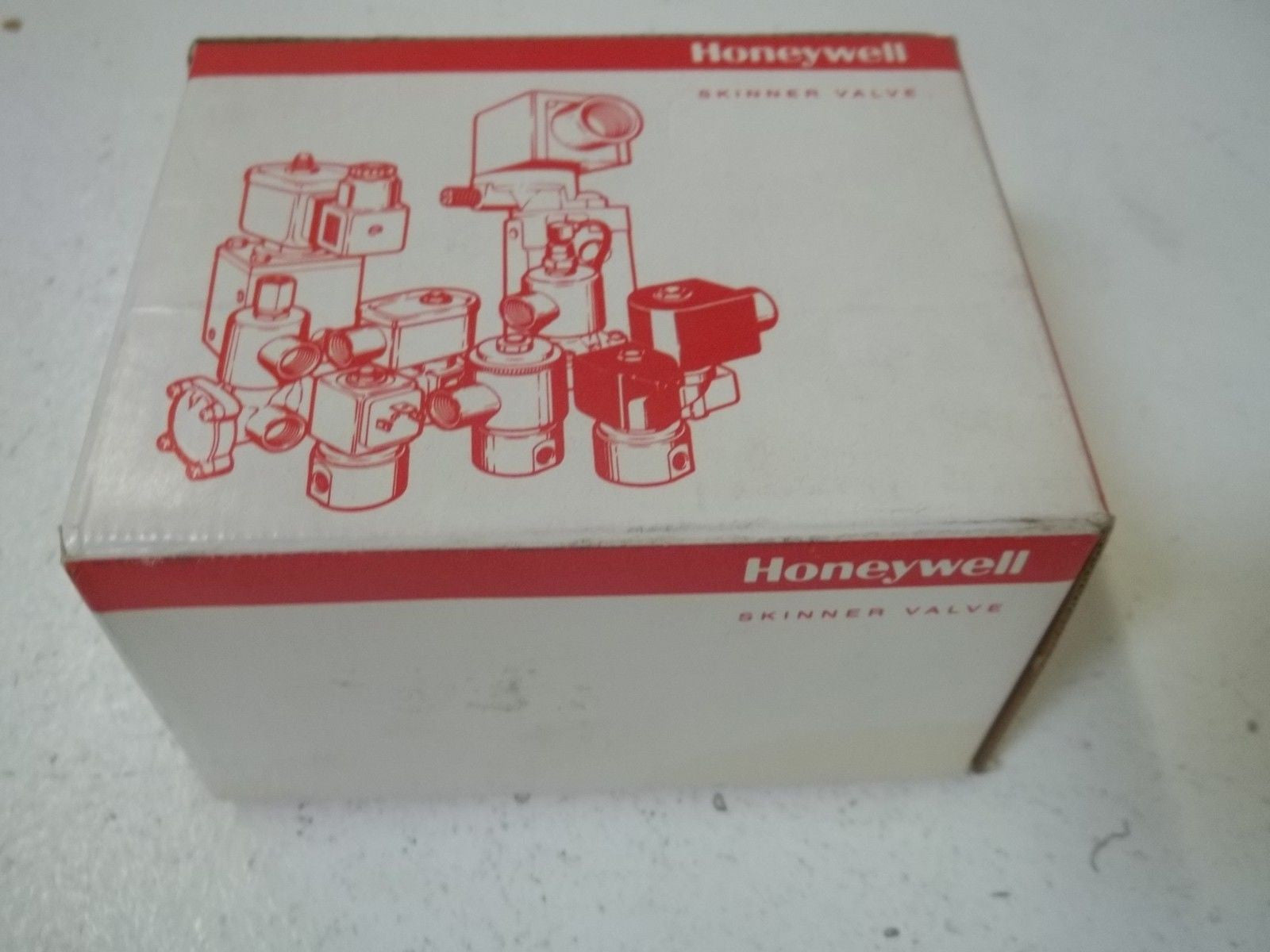 HONEYWELL 71395SN2GNJ1N0L111P3 SKINNER VALVE  120/60 *NEW IN BOX*