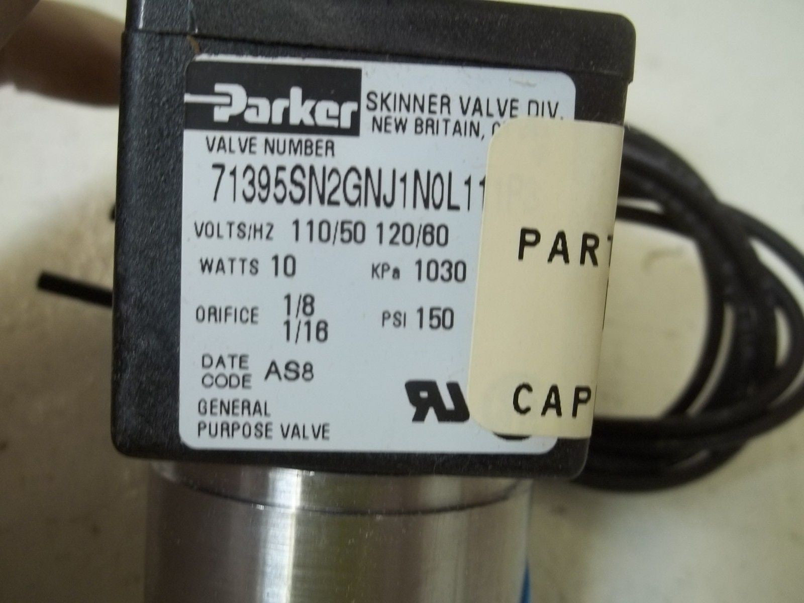 HONEYWELL 71395SN2GNJ1N0L111P3 SKINNER VALVE  120/60 *NEW IN BOX*