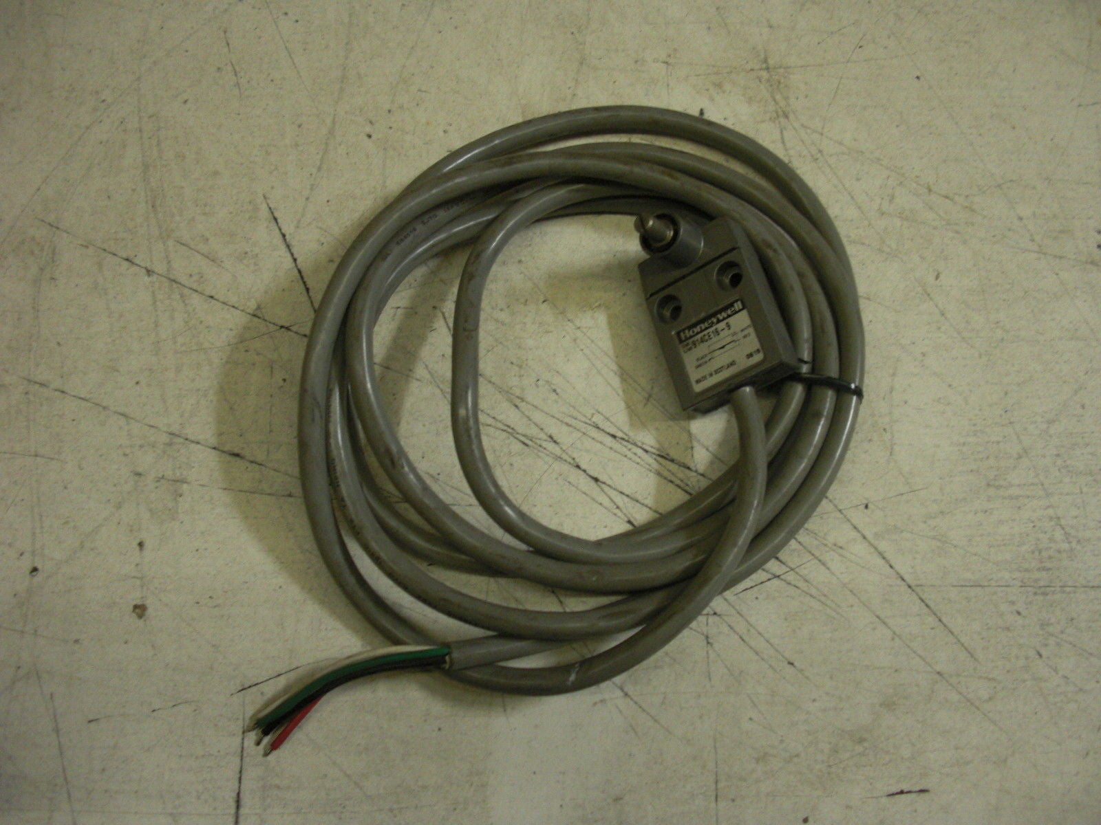 HONEYWELL 914CE16-9 LIMIT SWITCH *USED*