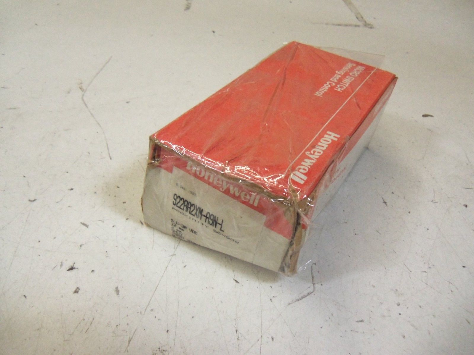 HONEYWELL 922AA2XM-A9N-L PROXIMITY SWITCH *NEW IN BOX*