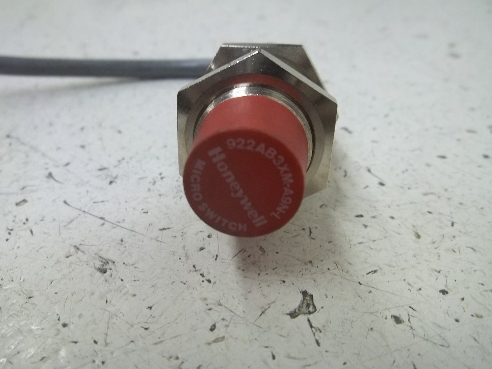 HONEYWELL 922AB3XM-A9N-L PROXIMITY SWITCH *USED*
