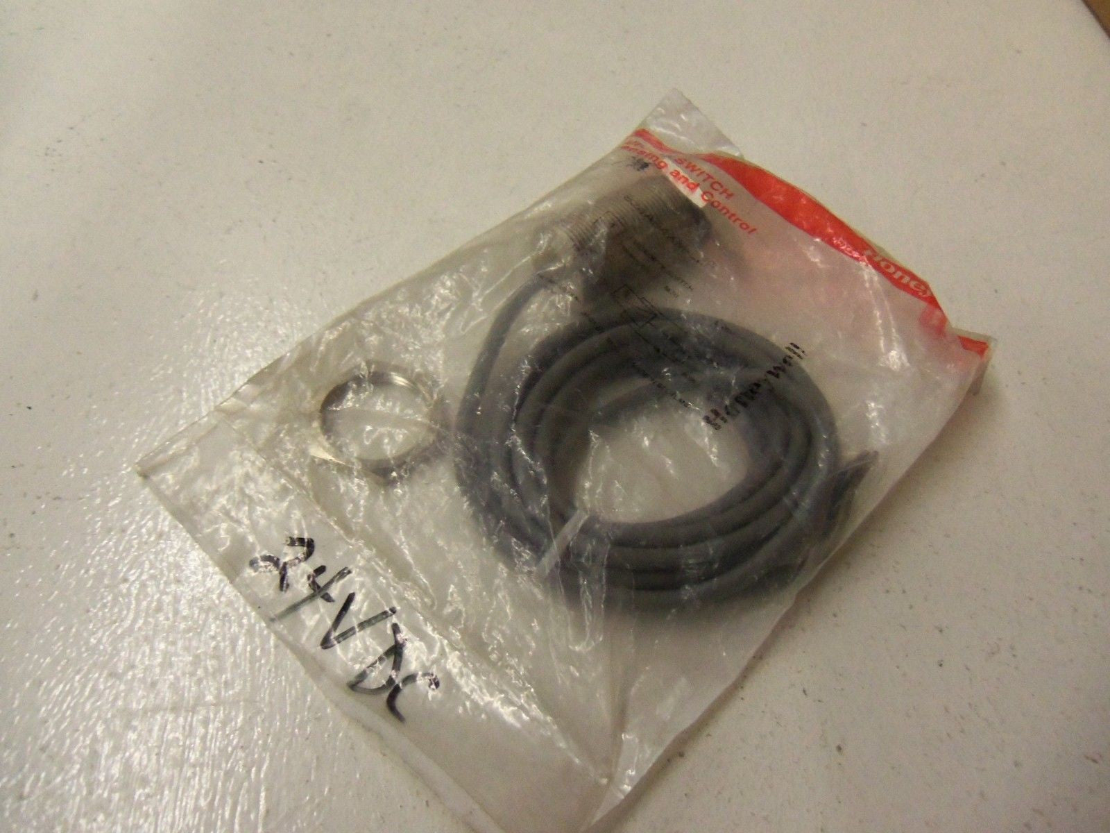 HONEYWELL 924AB4XM-L2P *NEW IN FACTORY BAG*