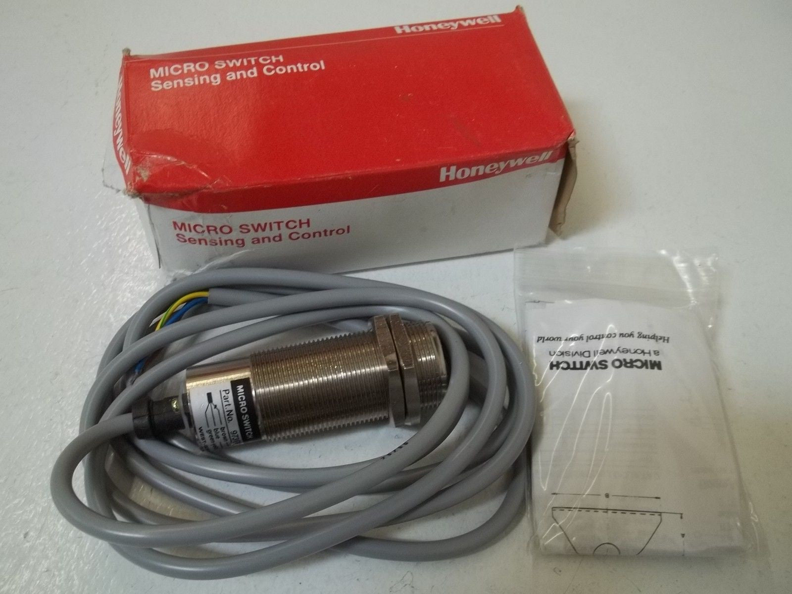 HONEYWELL 973CP15TM-A11T-L PROXIMITY LIMIT SWITCH *NEW IN BOX*