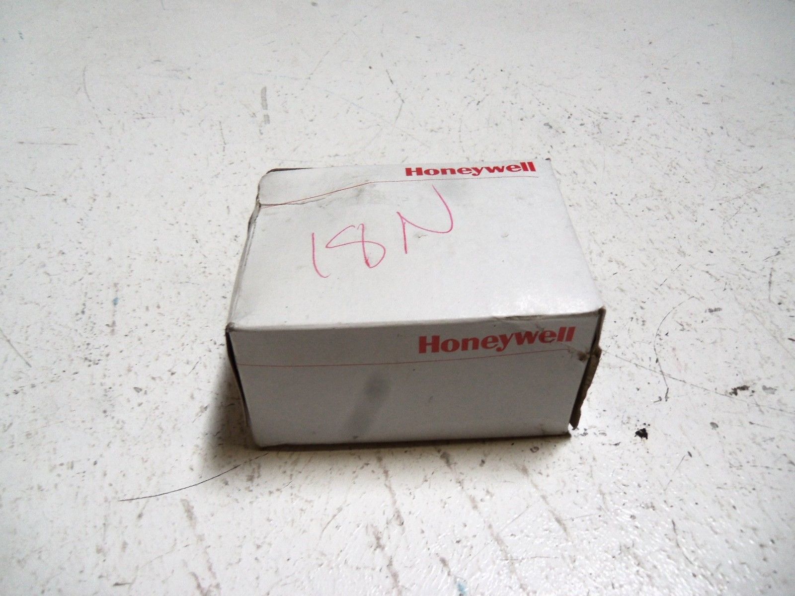 HONEYWELL BZE6-2RN LIMIT SWITCH * FACTORY SEALED *