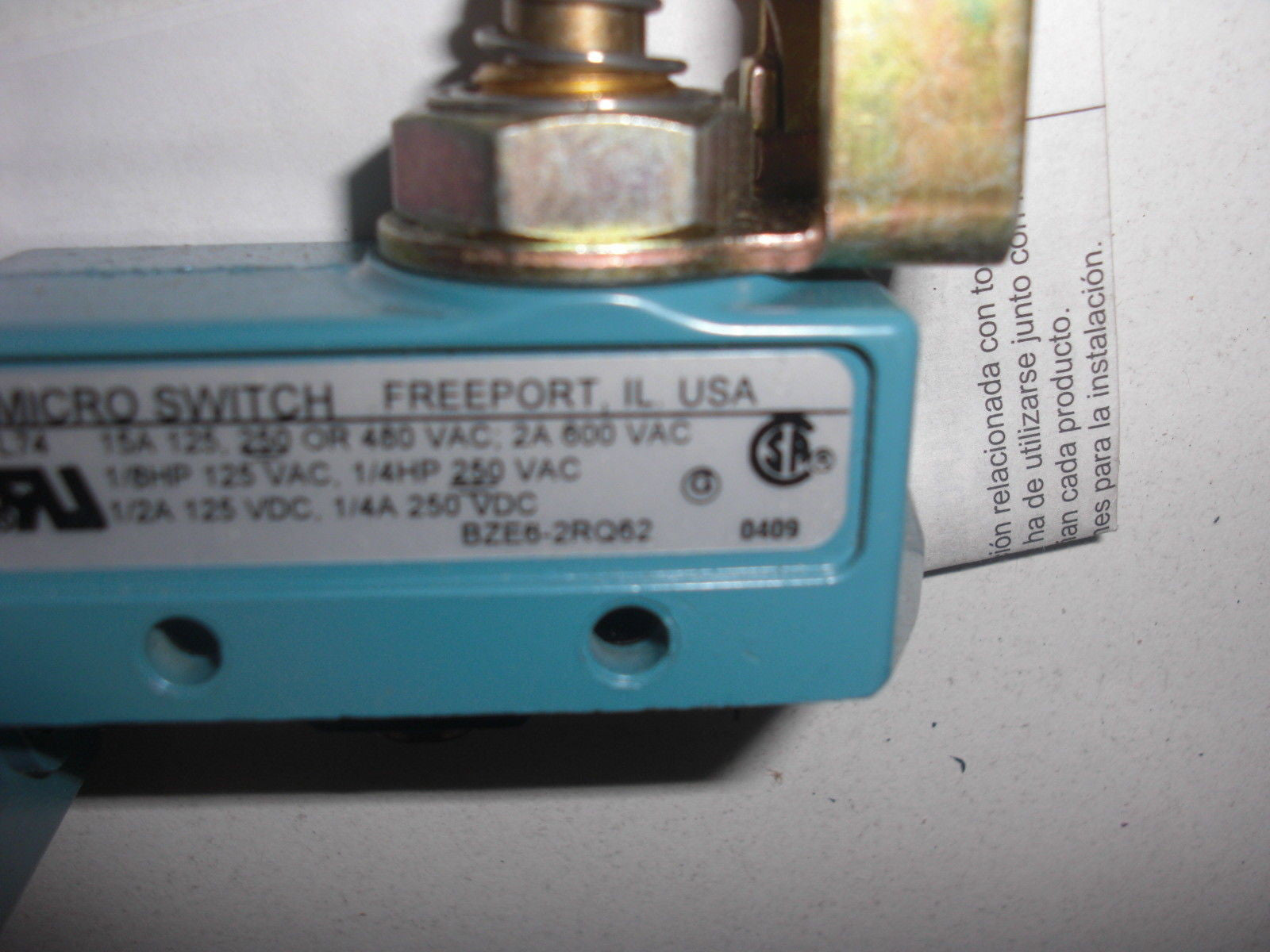 HONEYWELL BZE6-2RQ62 LIMIT SWITCH *NEW IN THE BOX*