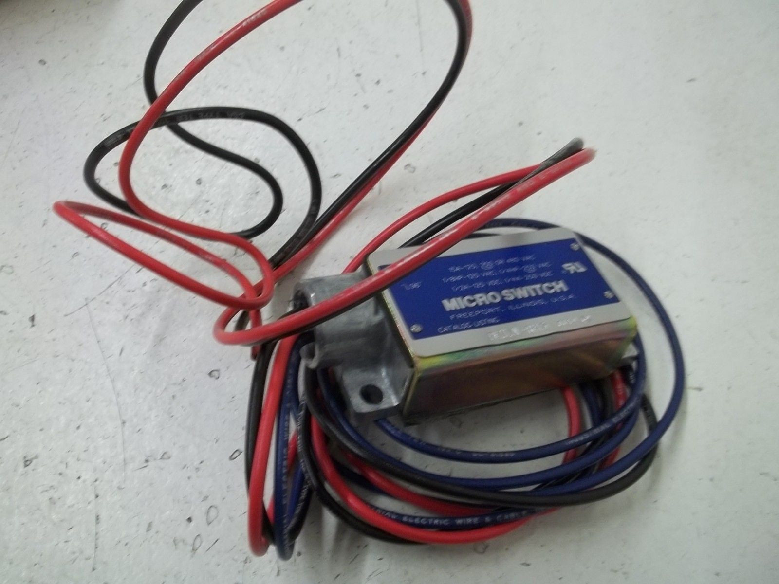 HONEYWELL BZLN-RH5 LIMIT SWITCH *NEW IN BOX*