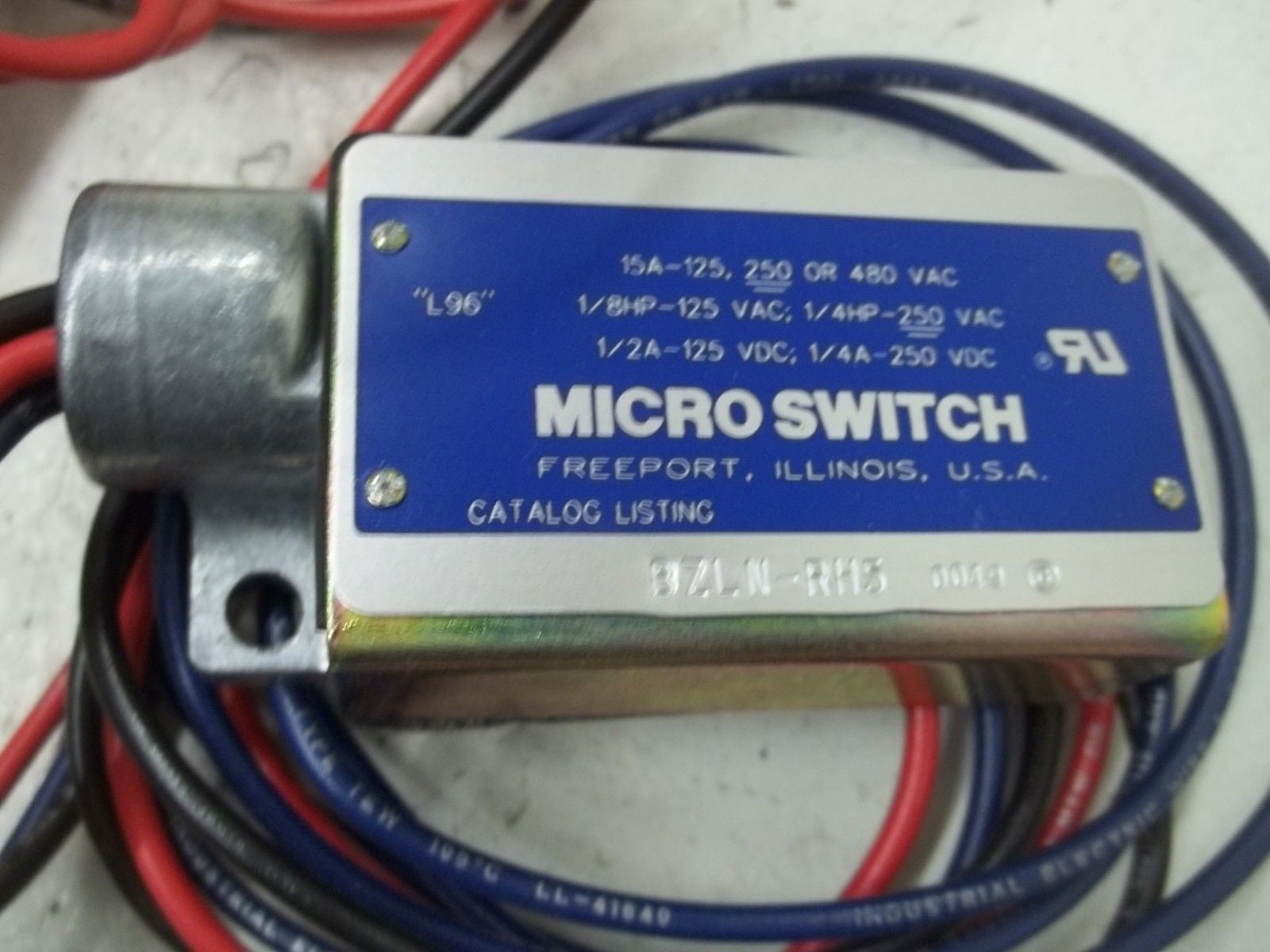 HONEYWELL BZLN-RH5 LIMIT SWITCH *NEW IN BOX*