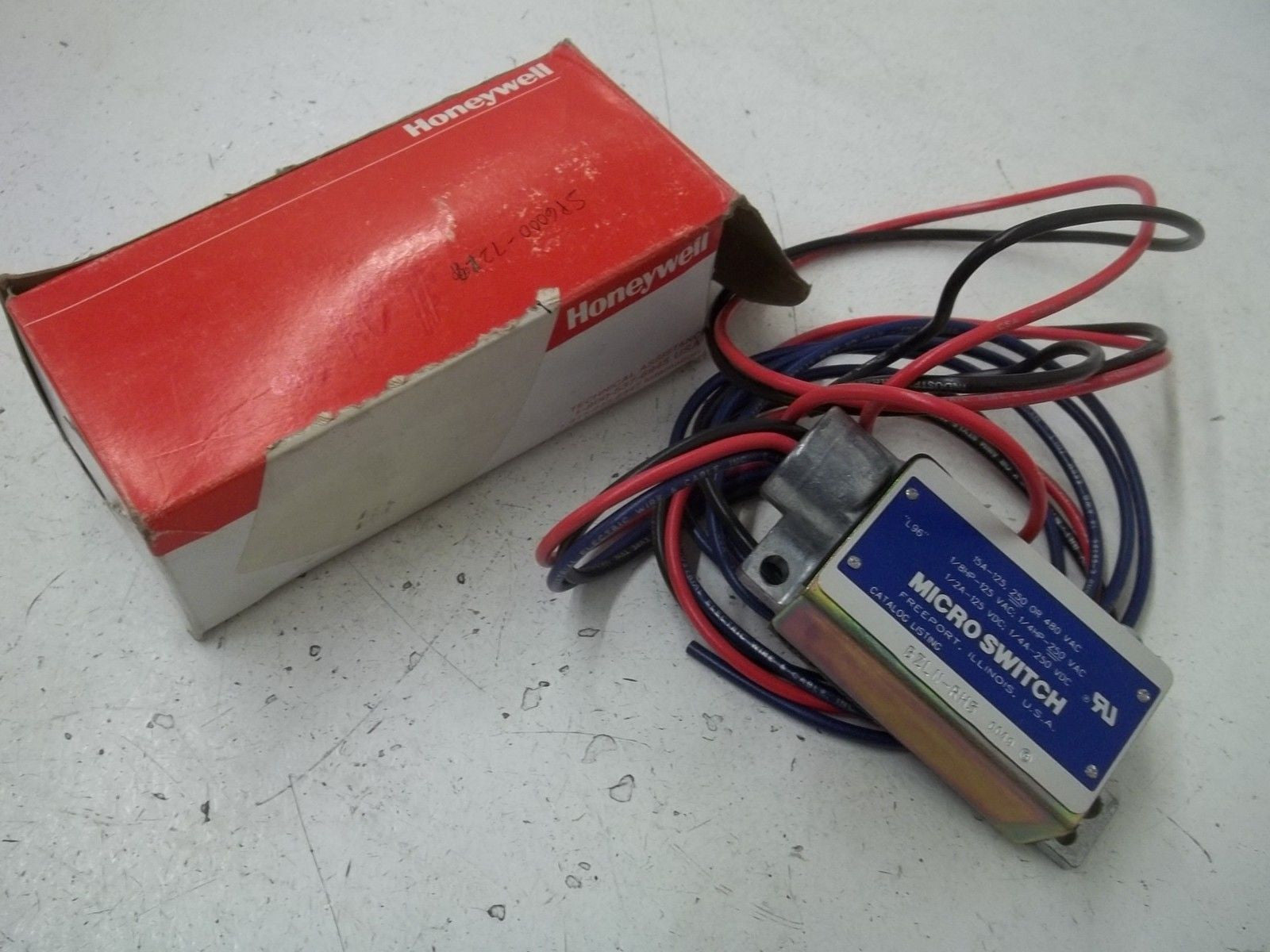 HONEYWELL BZLN-RH5 LIMIT SWITCH *NEW IN BOX*