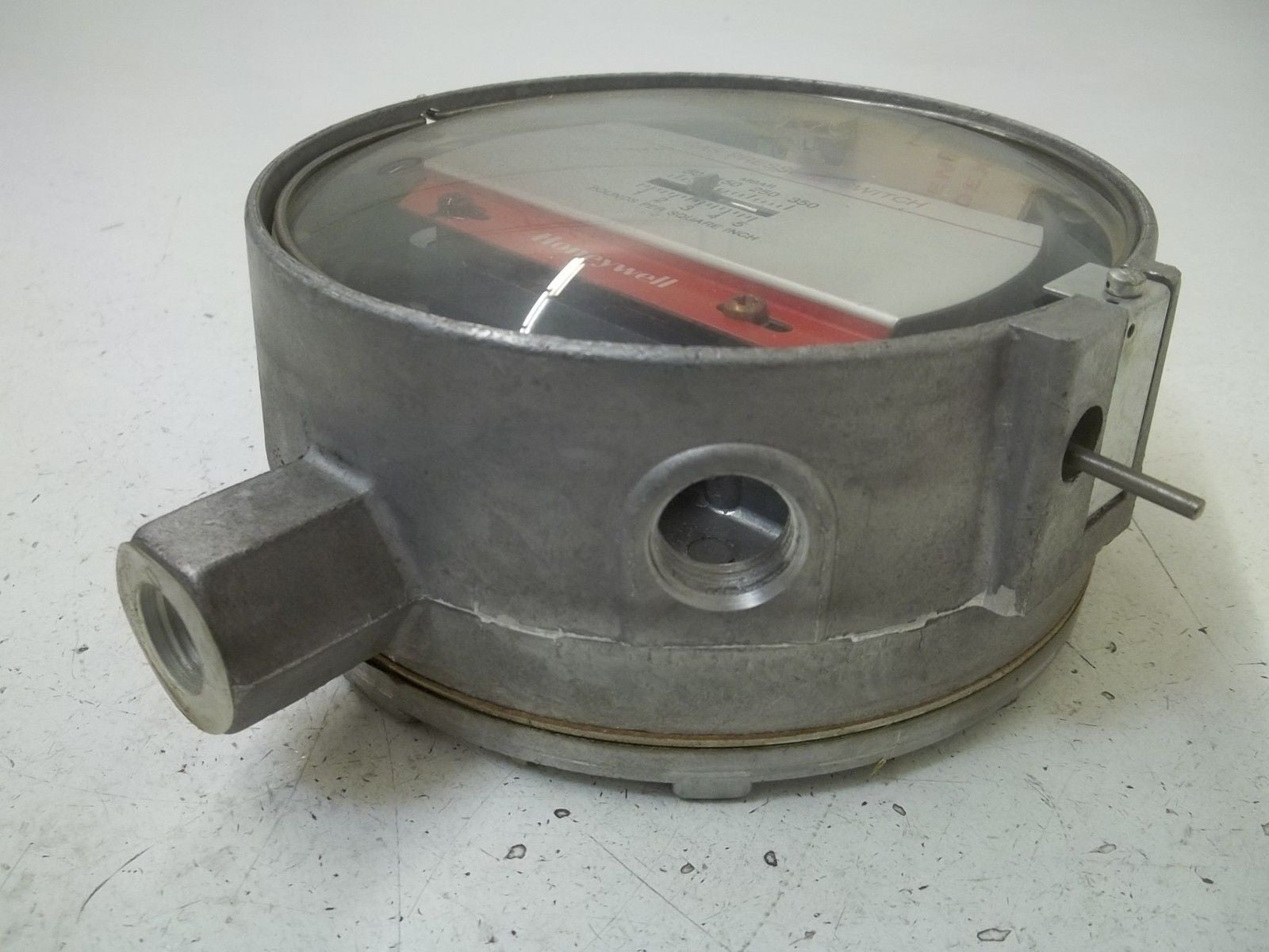 HONEYWELL C437D1013 GAS PRESSURE SWITCH *ORIGINAL PACKAGE*