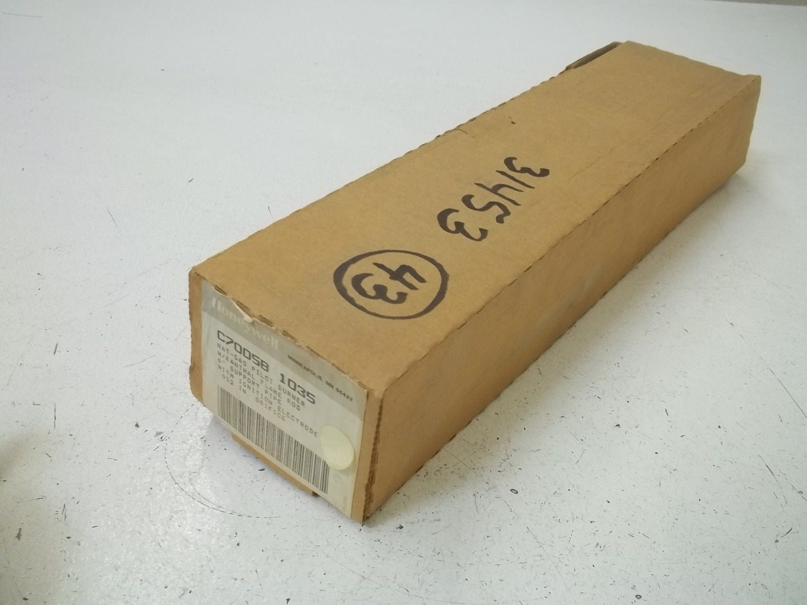 HONEYWELL C7005B1035 NAT-GAS PILOT BURNER W/KANTHAL FLAME ROD *NEW IN BOX*