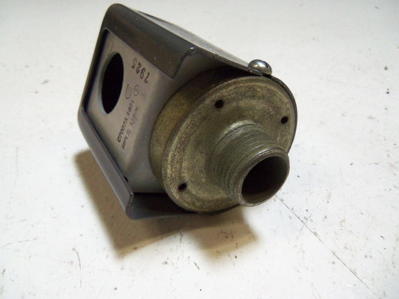 HONEYWELL C7007A 1001 FLAME ROD HOLDER *USED*