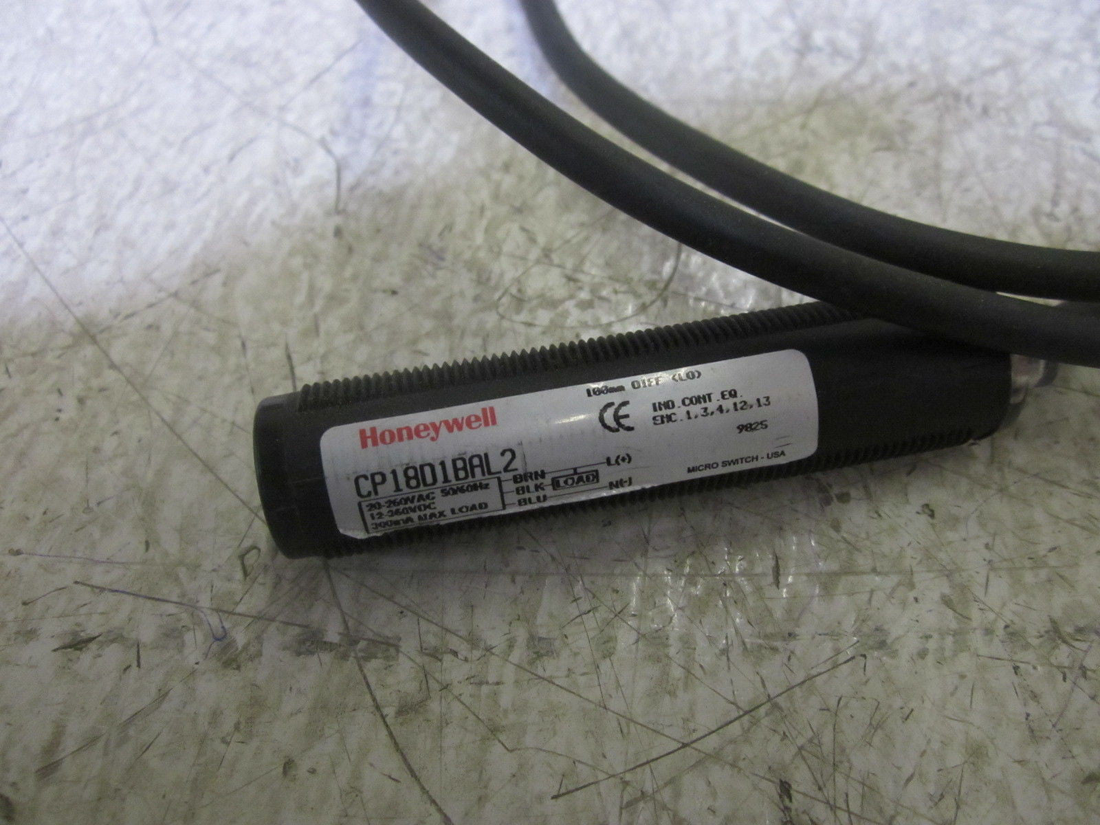 HONEYWELL CP18D1BAL2 PHOTOELECTRIC SENSOR 20-260VAC *USED*