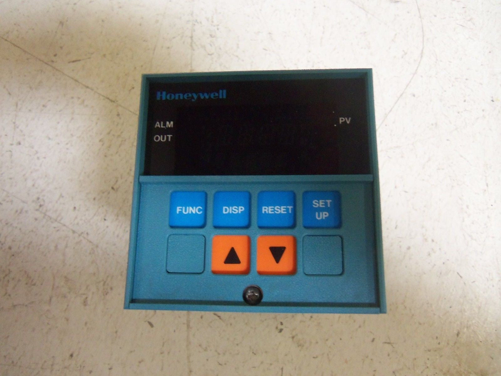 HONEYWELL DC2005-0-0000-00FM-00-0111 TEMPERATURE CONTROL *NEW IN BOX*