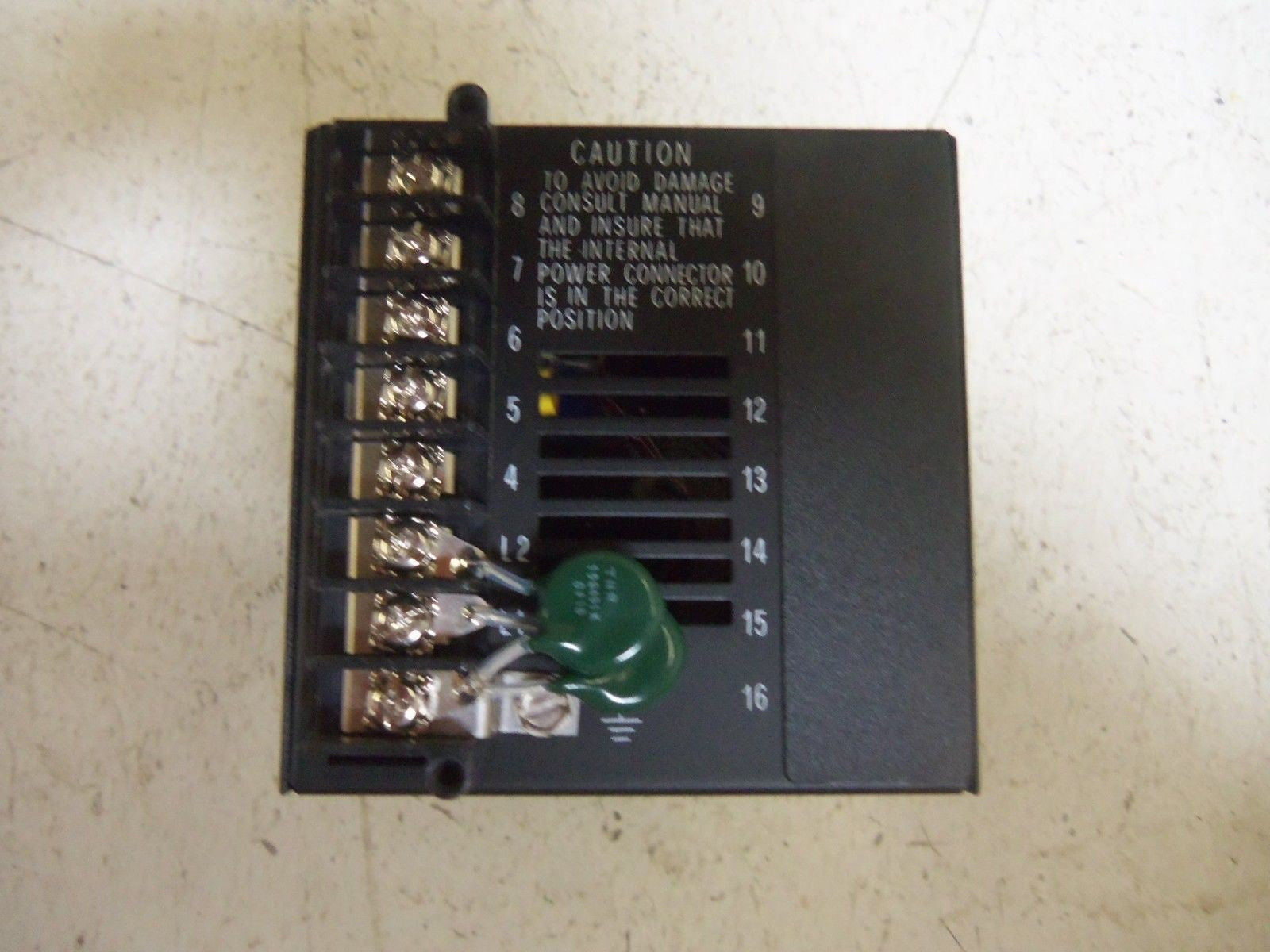HONEYWELL DC2005-0-0000-00FM-00-0111 TEMPERATURE CONTROL *NEW IN BOX*