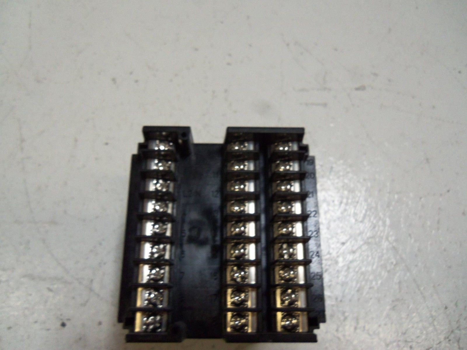 HONEYWELL DC2500-E0-0L00-200-1000-E0-0 CONTROLLER *USED*