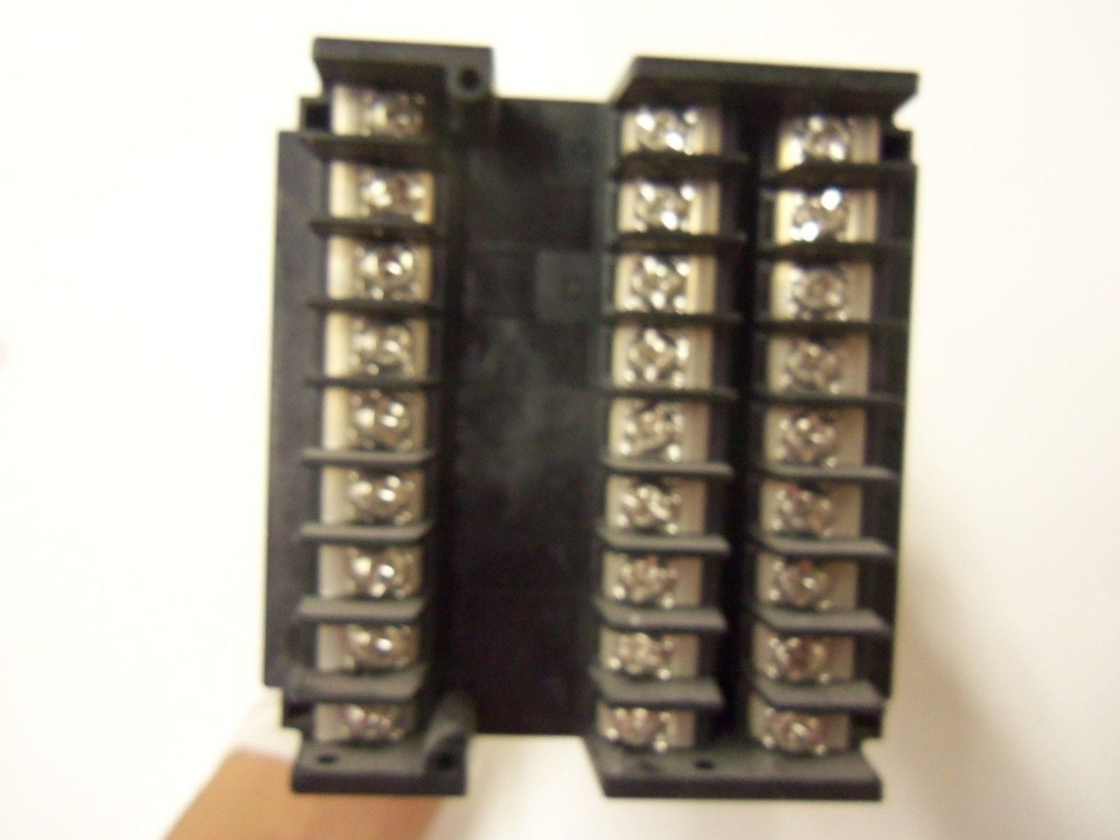 HONEYWELL  DC3200-CE-000R-100-00000-00-0  *USED*
