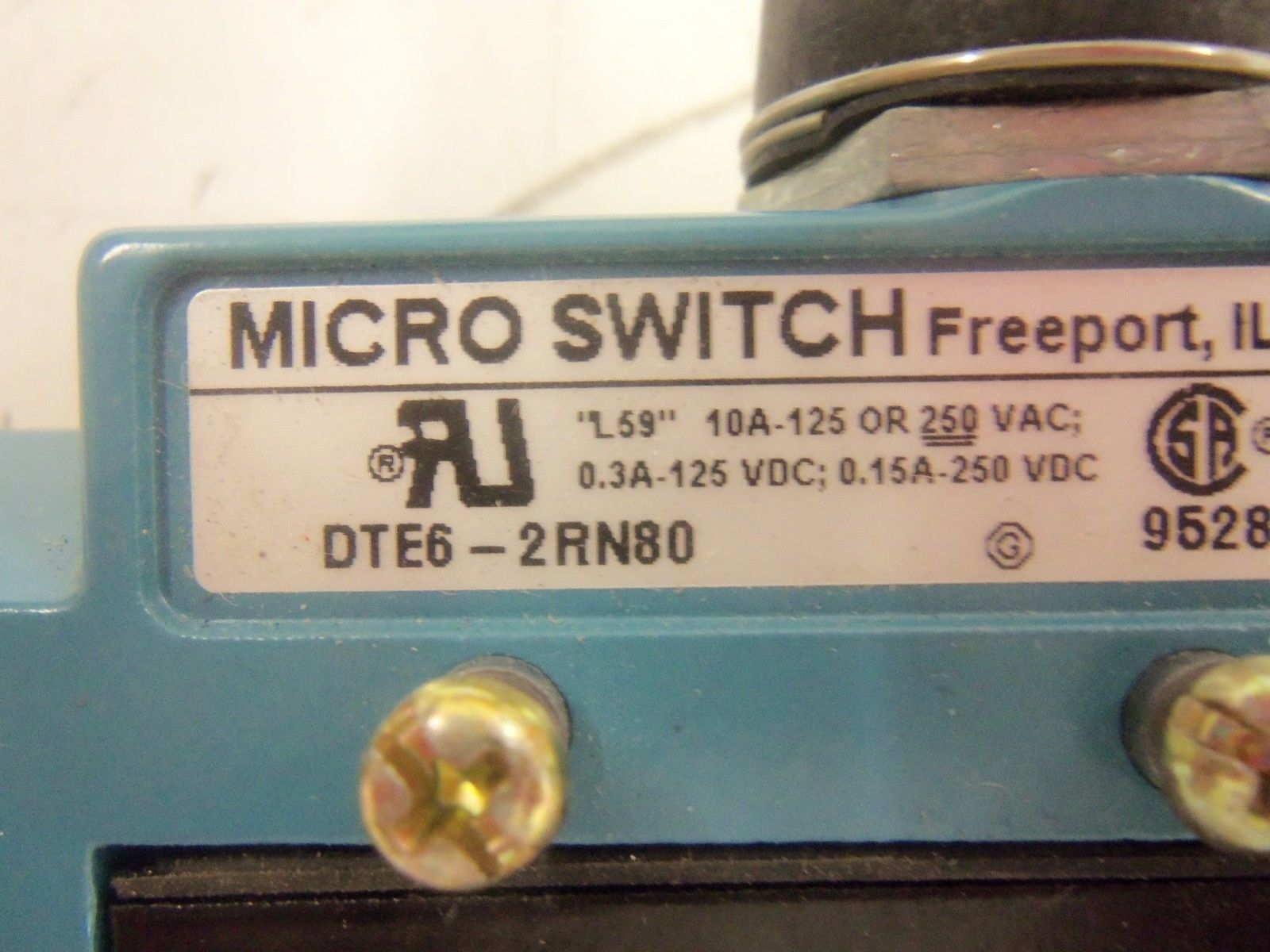 MICRO SWITCH DTE6-2RN80 LIMIT SWITCH *USED*