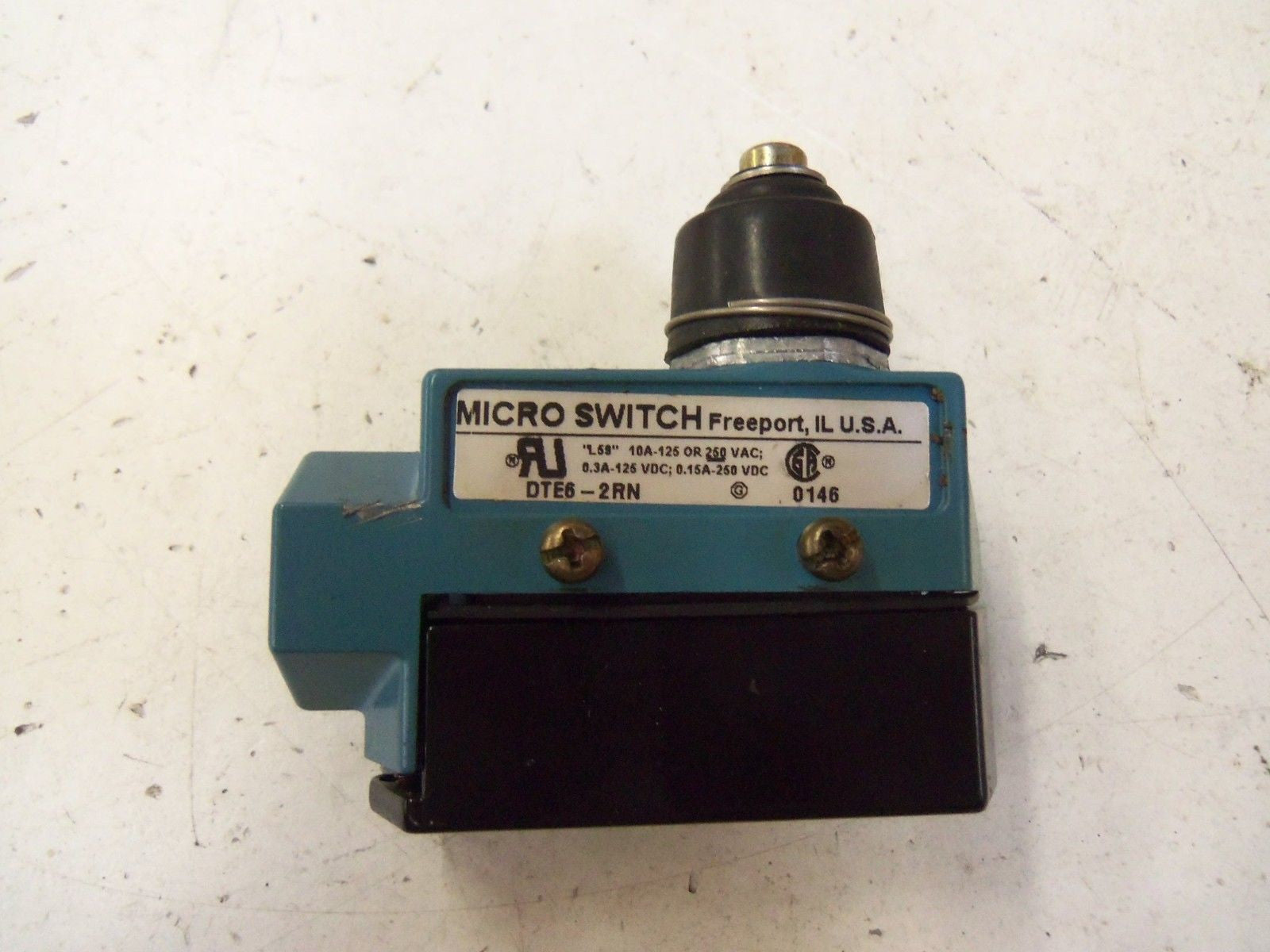 MICROSWITCH DTE6-2RN LIMIT SWITCH *USED*