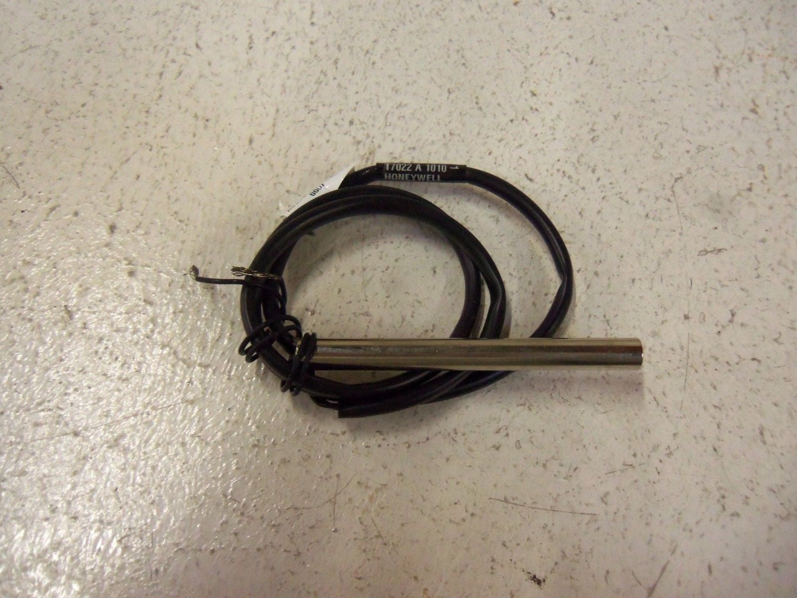 HONEYWELL T7022A1010 REMOTE TEMPERATURE SENSOR *NEW IN BOX*