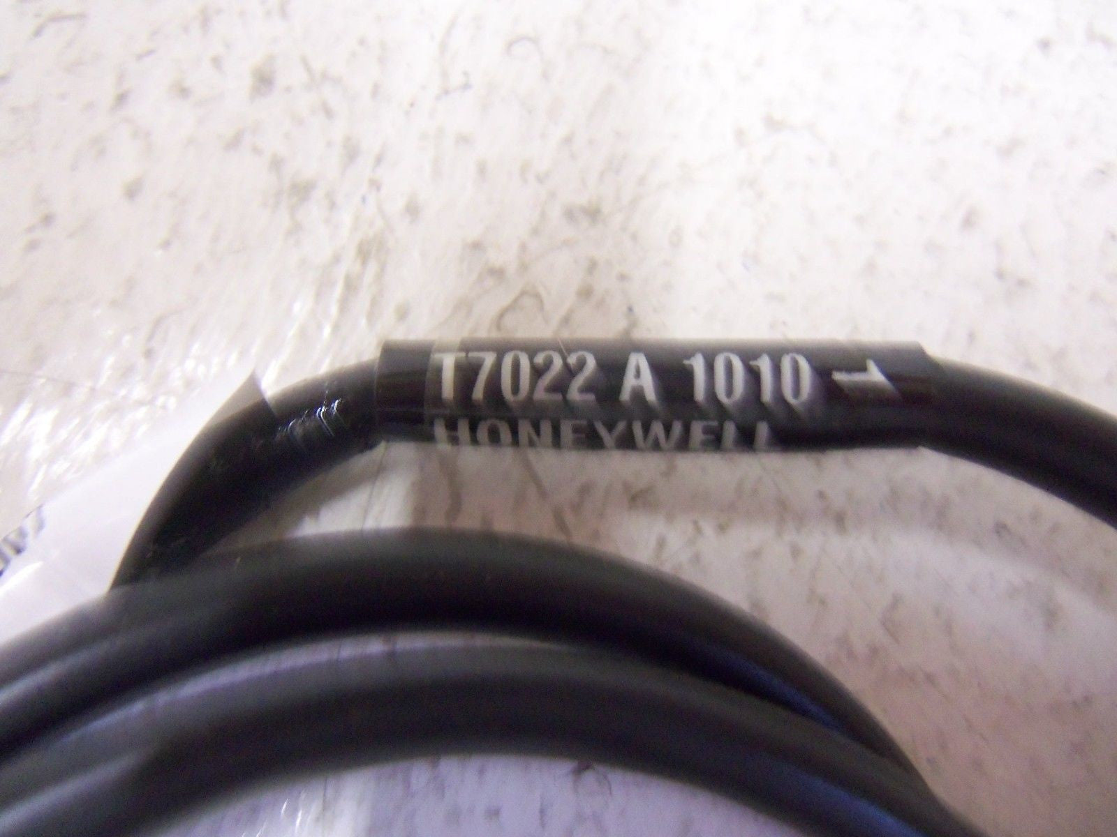 HONEYWELL T7022A1010 REMOTE TEMPERATURE SENSOR *NEW IN BOX*