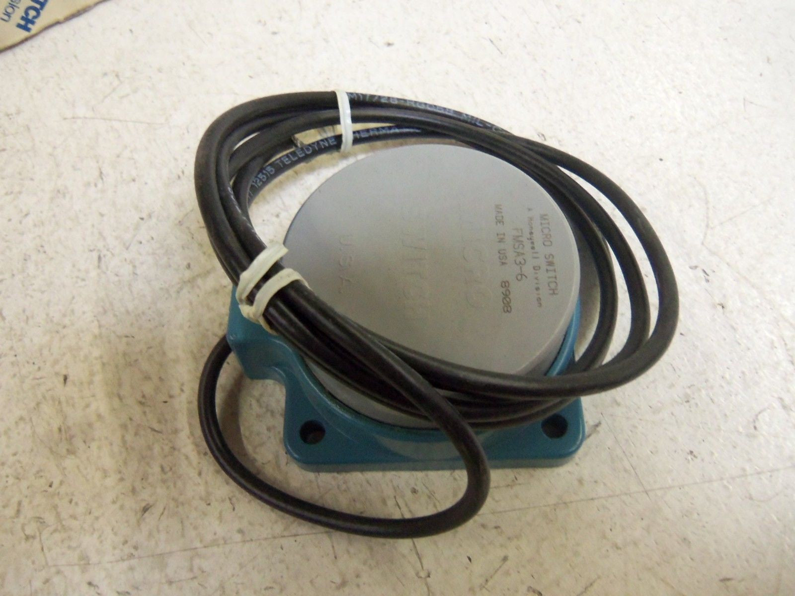 MICROSWITCH FMSA3-6 PROXIMITY SWITCH *NEW IN BOX*