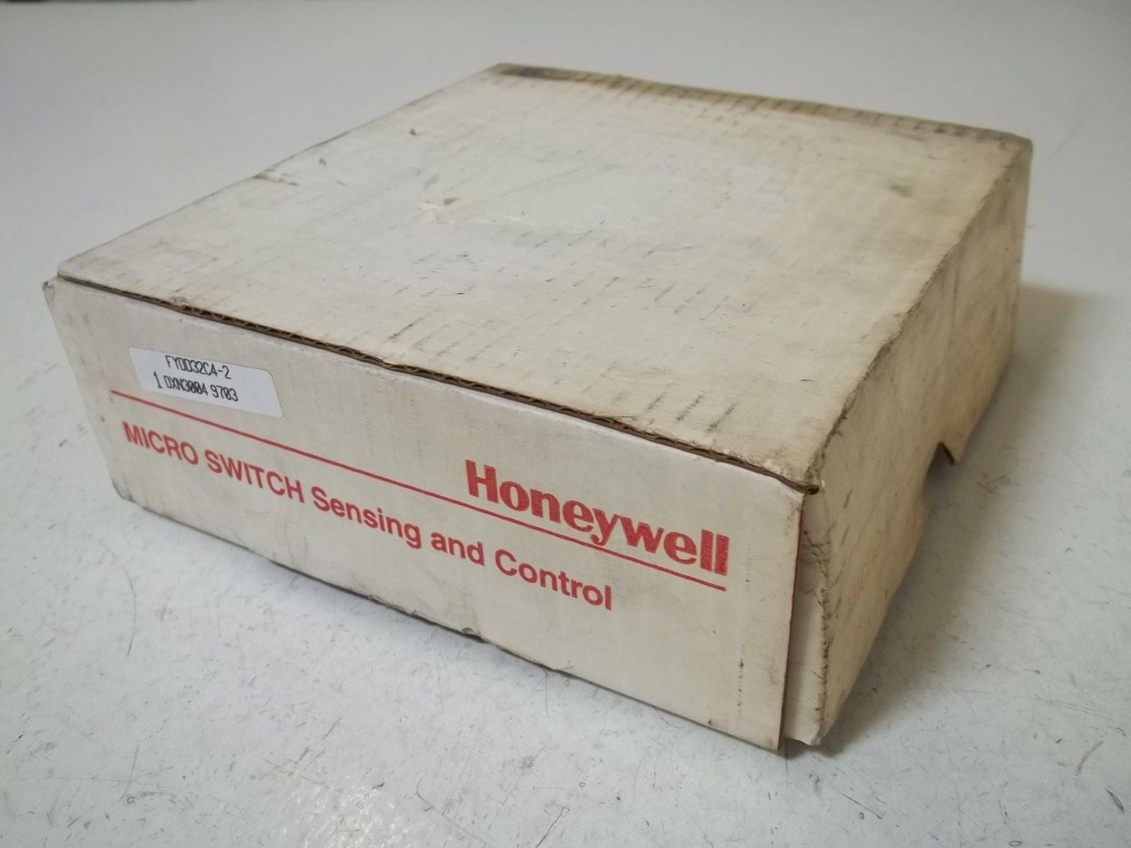 HONEYWELL FYDD32C4-2 PROXIMITY SENSOR *NEW IN BOX*