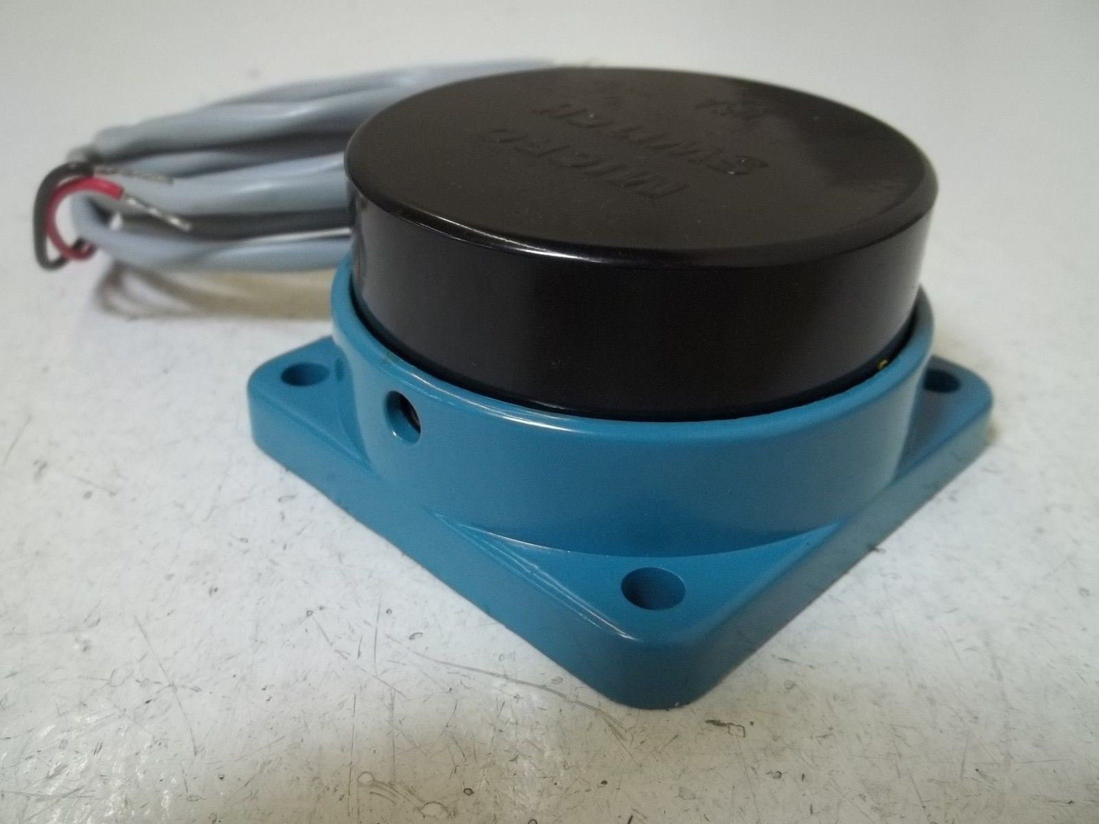 HONEYWELL FYDD32C4-2 PROXIMITY SENSOR *NEW IN BOX*