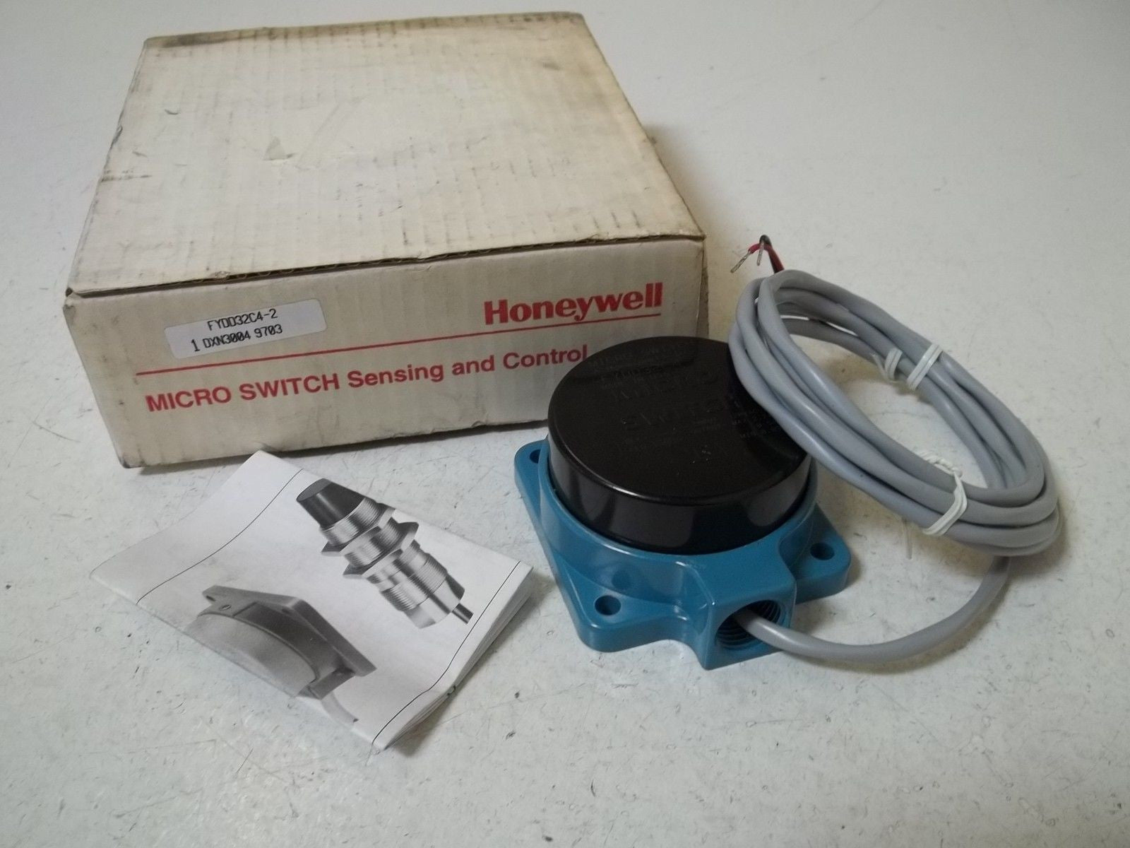 HONEYWELL FYDD32C4-2 PROXIMITY SENSOR *NEW IN BOX*