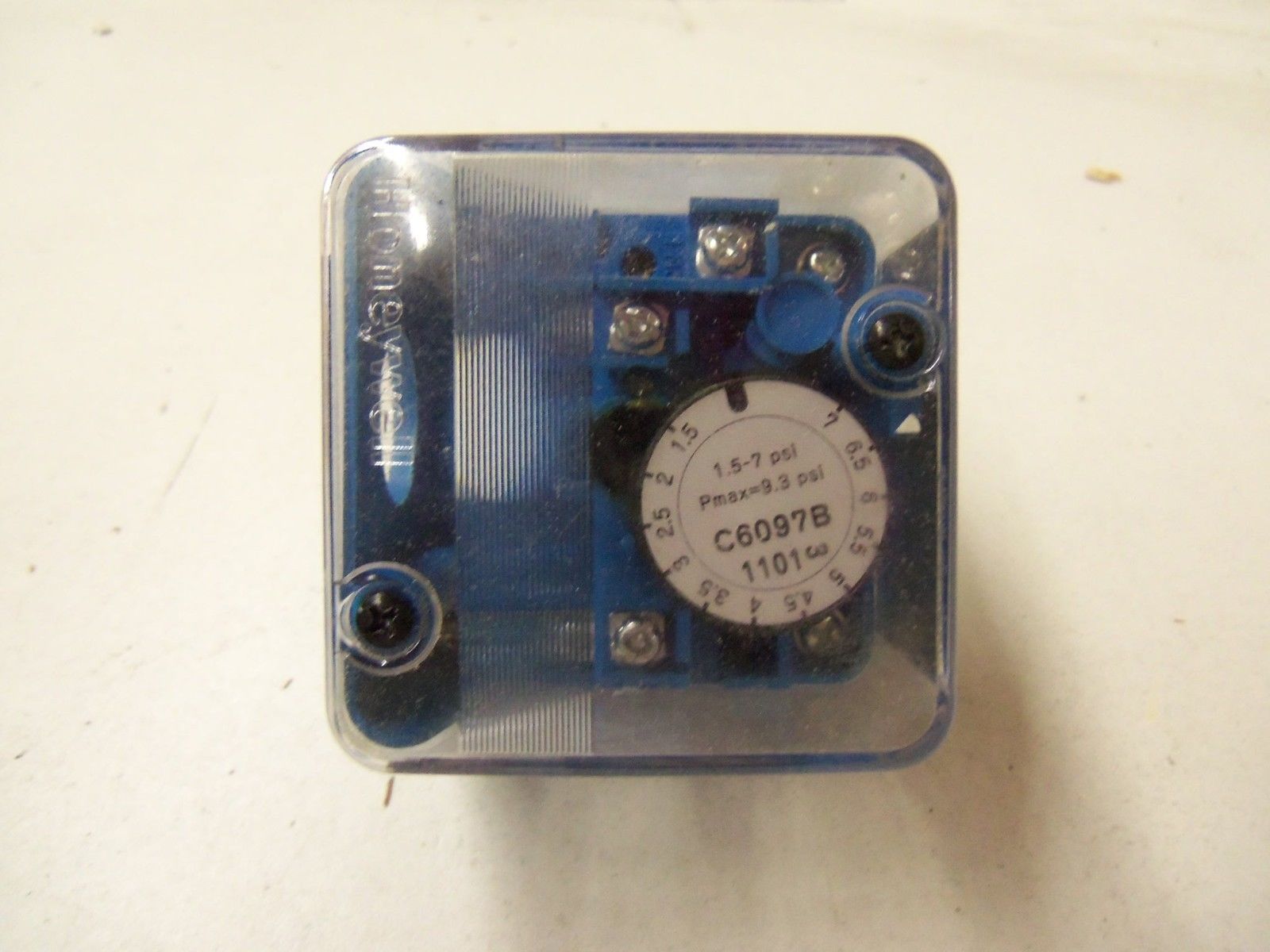 HONEYWELL GAS PRESSURE SWITCH C6097B 1101 *USED*