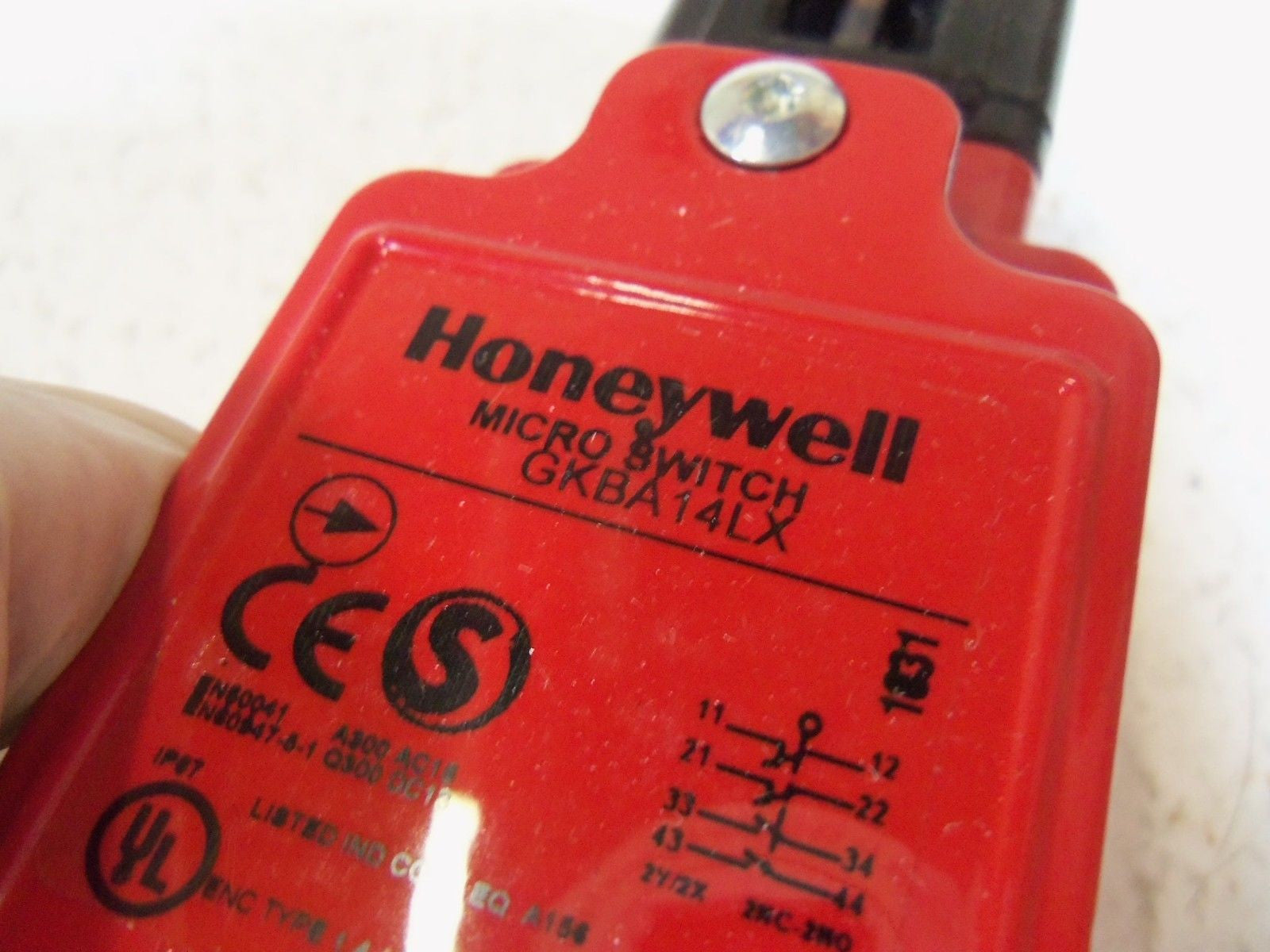 HONEYWELL GKBA14LX SAFETY INTERLOCK SWITCH  *NEW NO BOX*