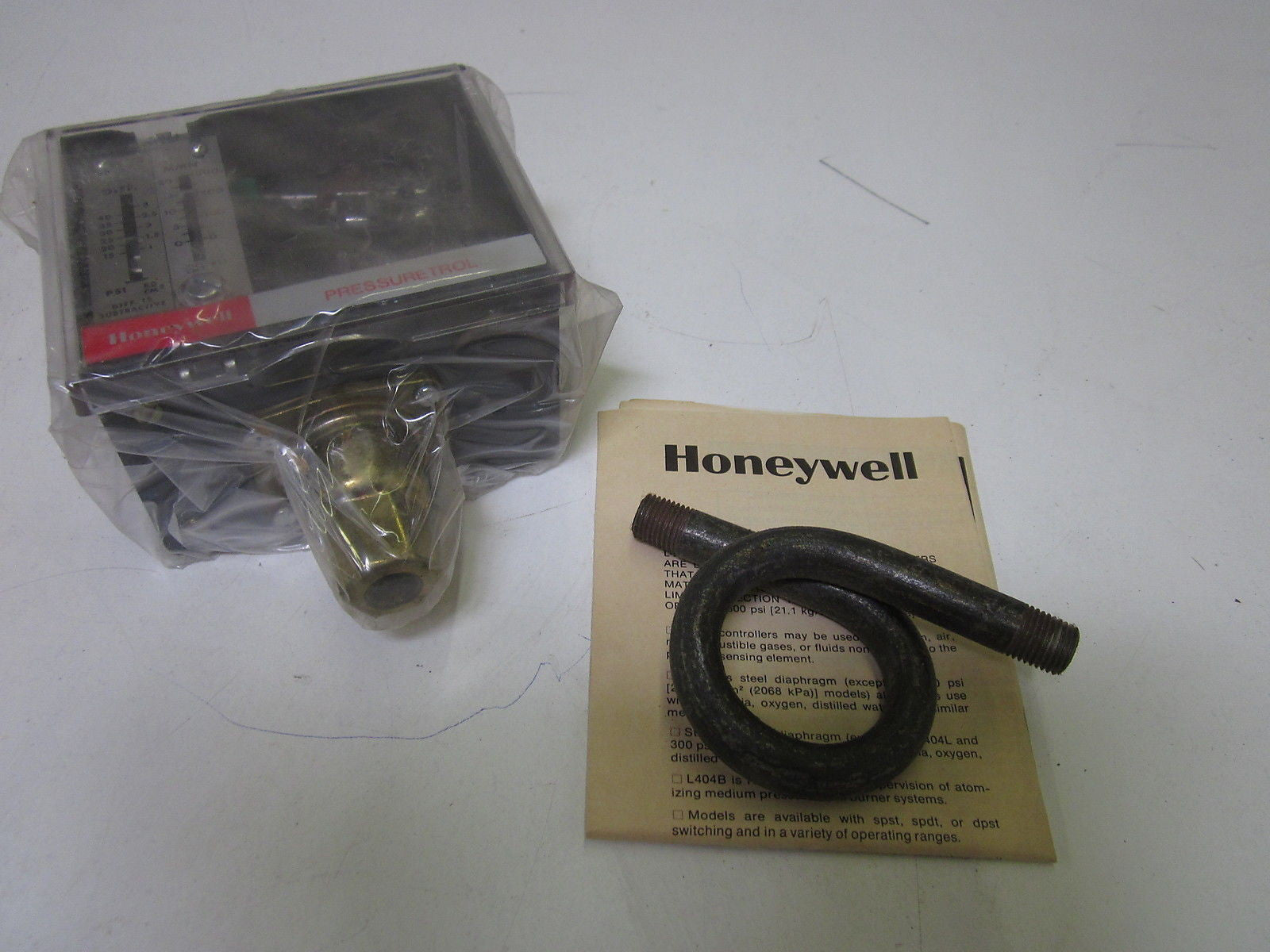 HONEYWELL L4048 1353 *NEW NO BOX*