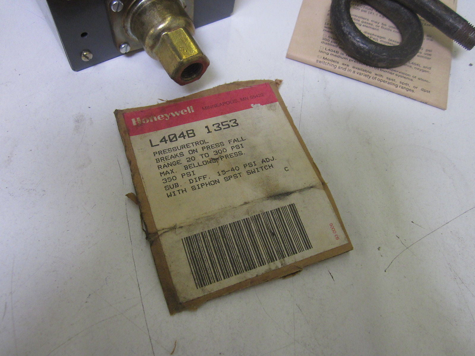 HONEYWELL L4048 1353 *NEW NO BOX*