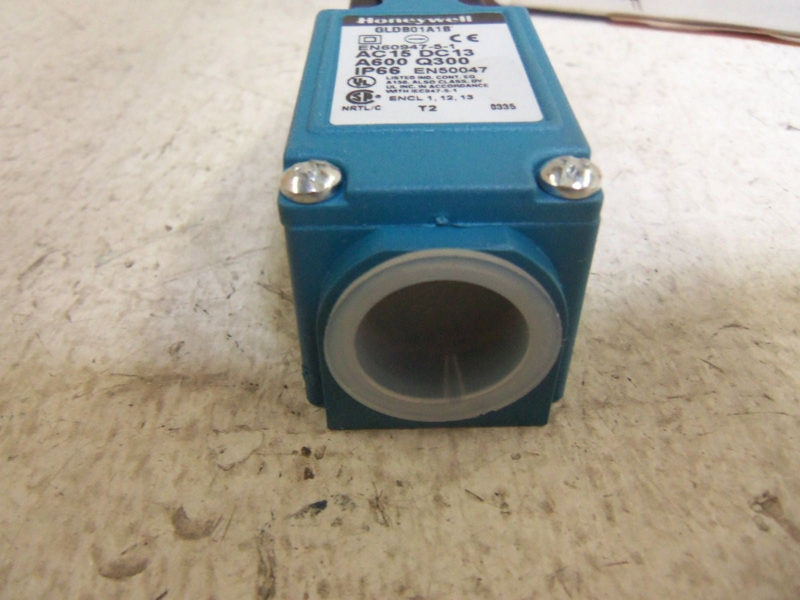HONEYWELL LIMIT SWITCH GLDB01A1B *NEW IN BOX*