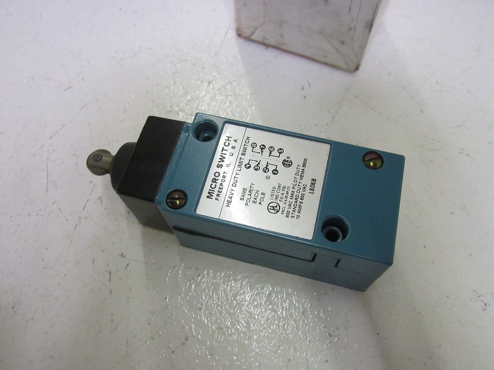 HONEYWELL LSD6B HEAVY DUTY LIMIT SWITCH 600VAC  *NEW IN BOX*