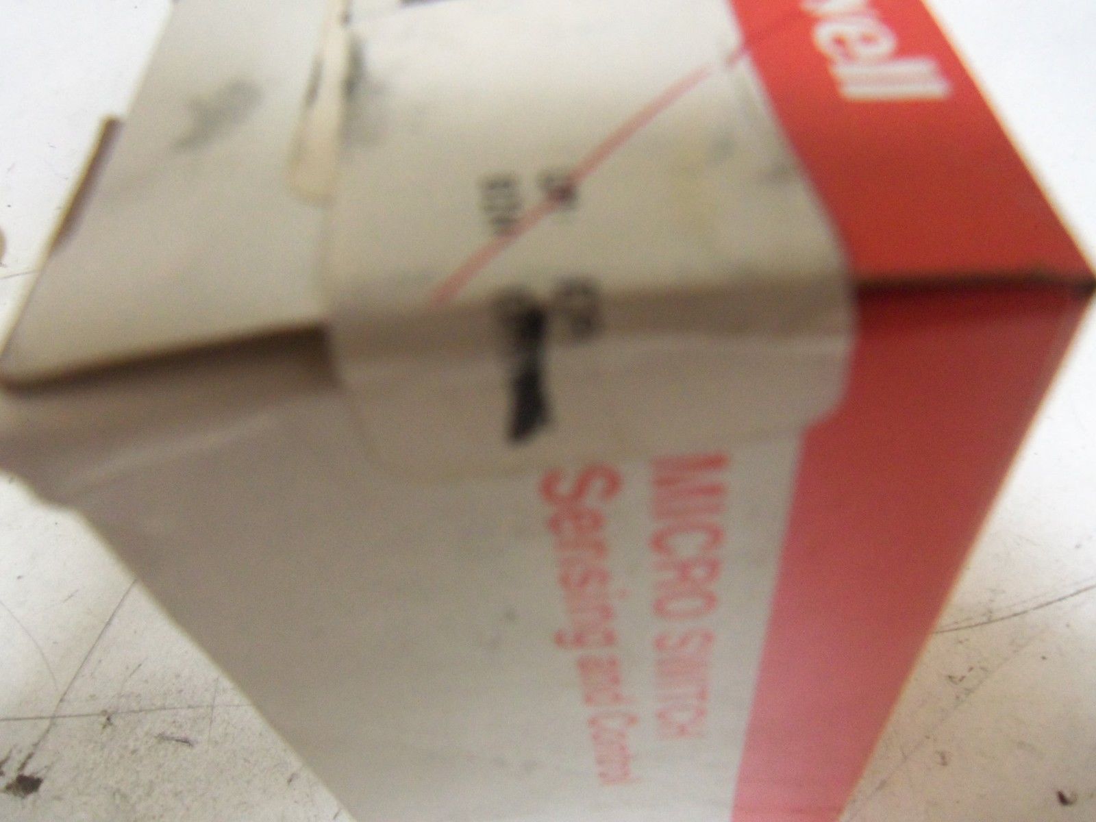 HONEYWELL LSQF1A229 HEAVY DUTY LIMIT SWITCH *FACTORY SEALED*