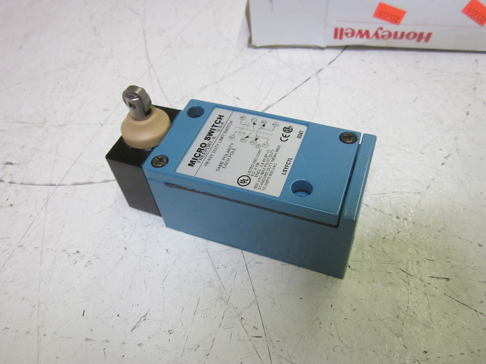 HONEYWELL LSYFC7L LIMIT SWITCH *NEW IN BOX*
