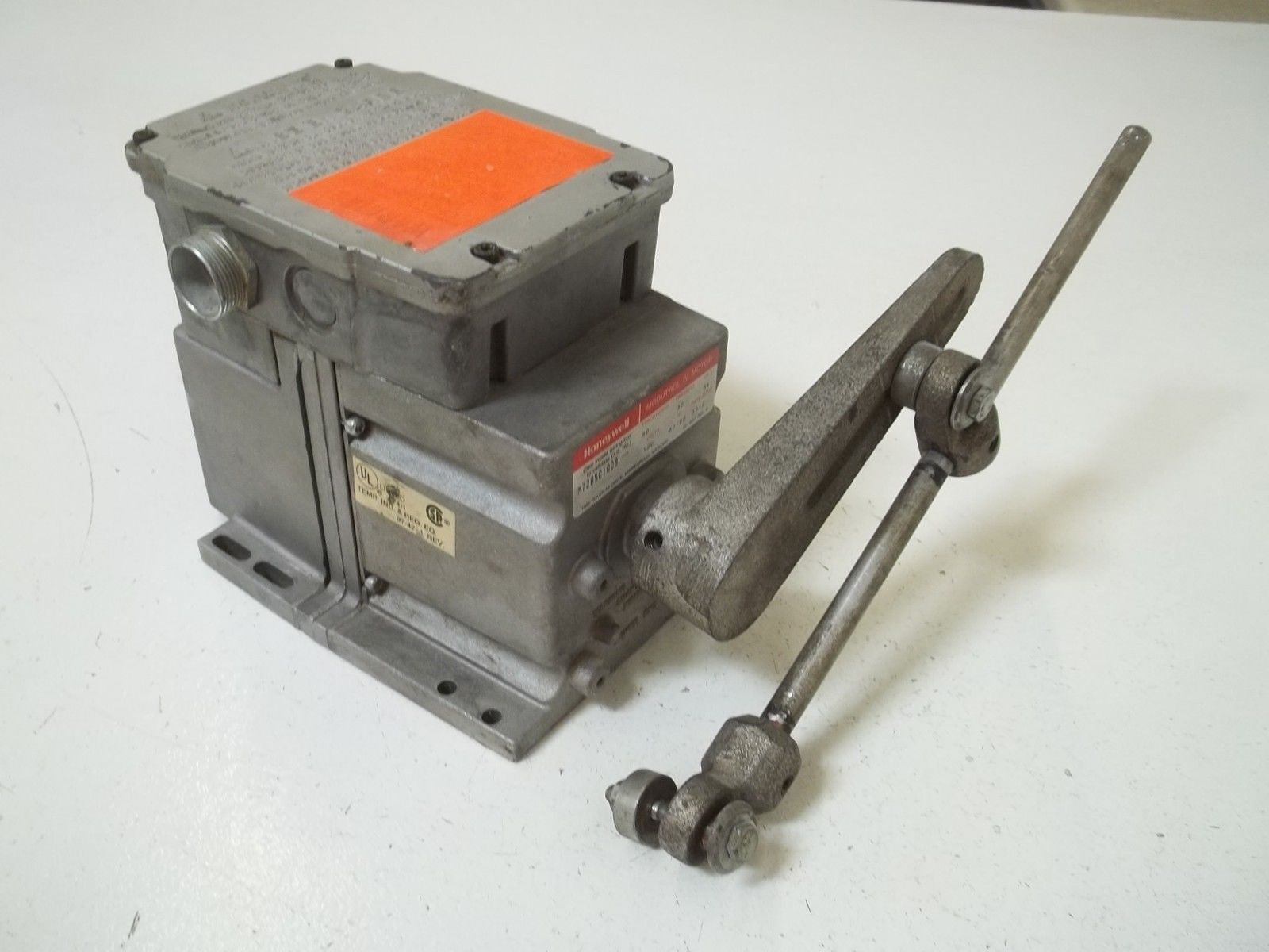 HONEYWELL M7285C1009 MODUTROL IV MOTOR (AS PICTURED) *USED*
