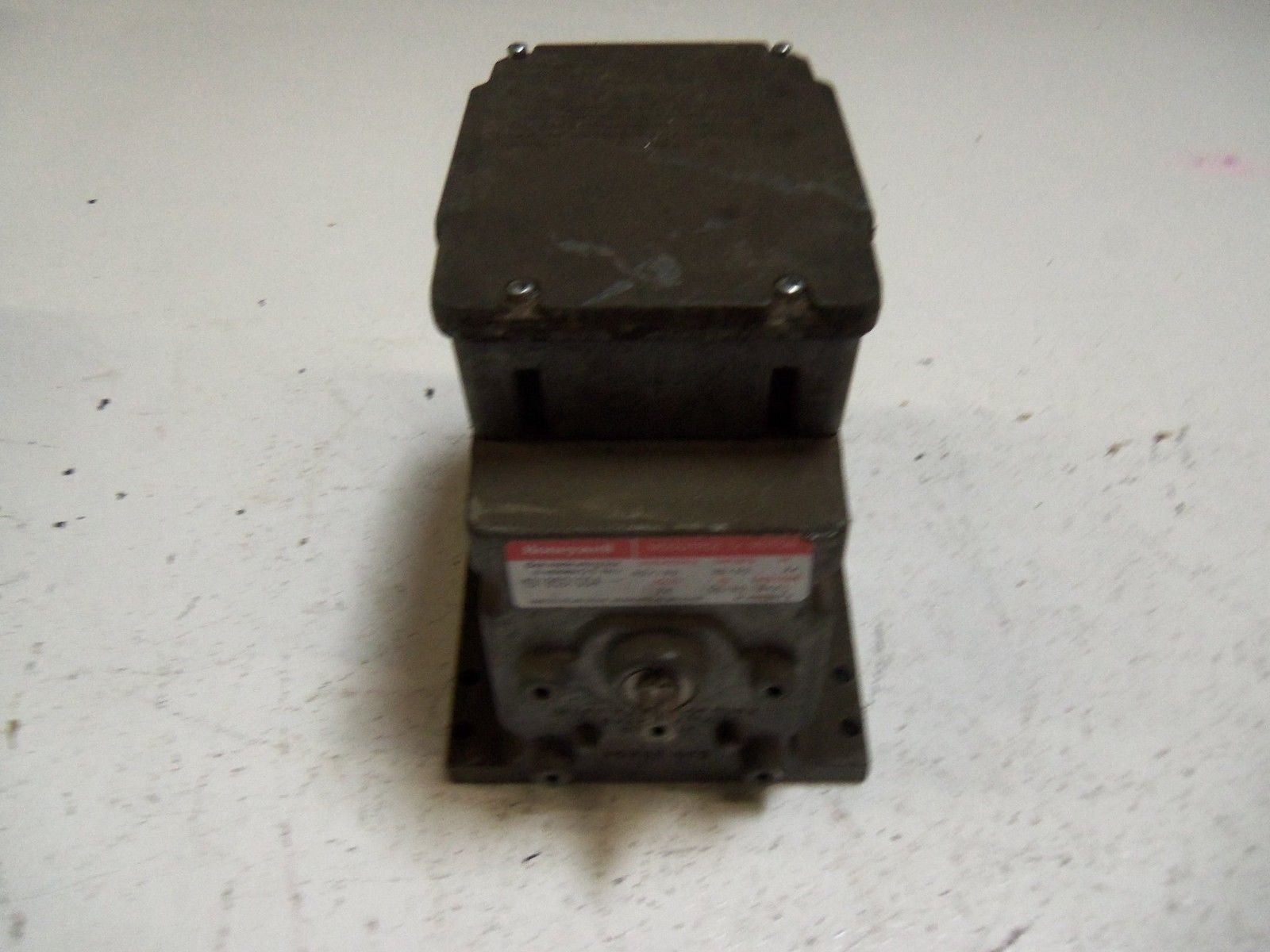 HONEYWELL M9185D1004 ACTUATOR *USED*